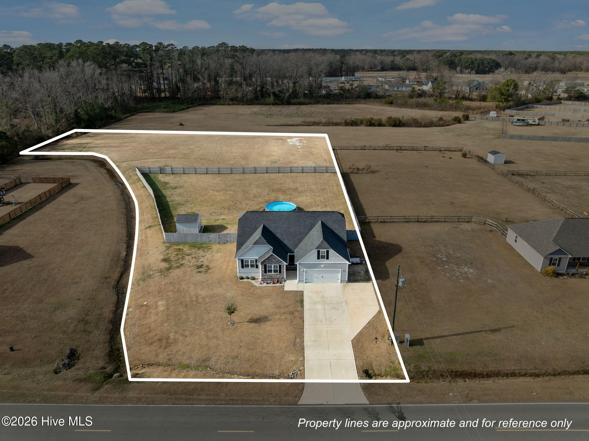 100548485 | Photo 47