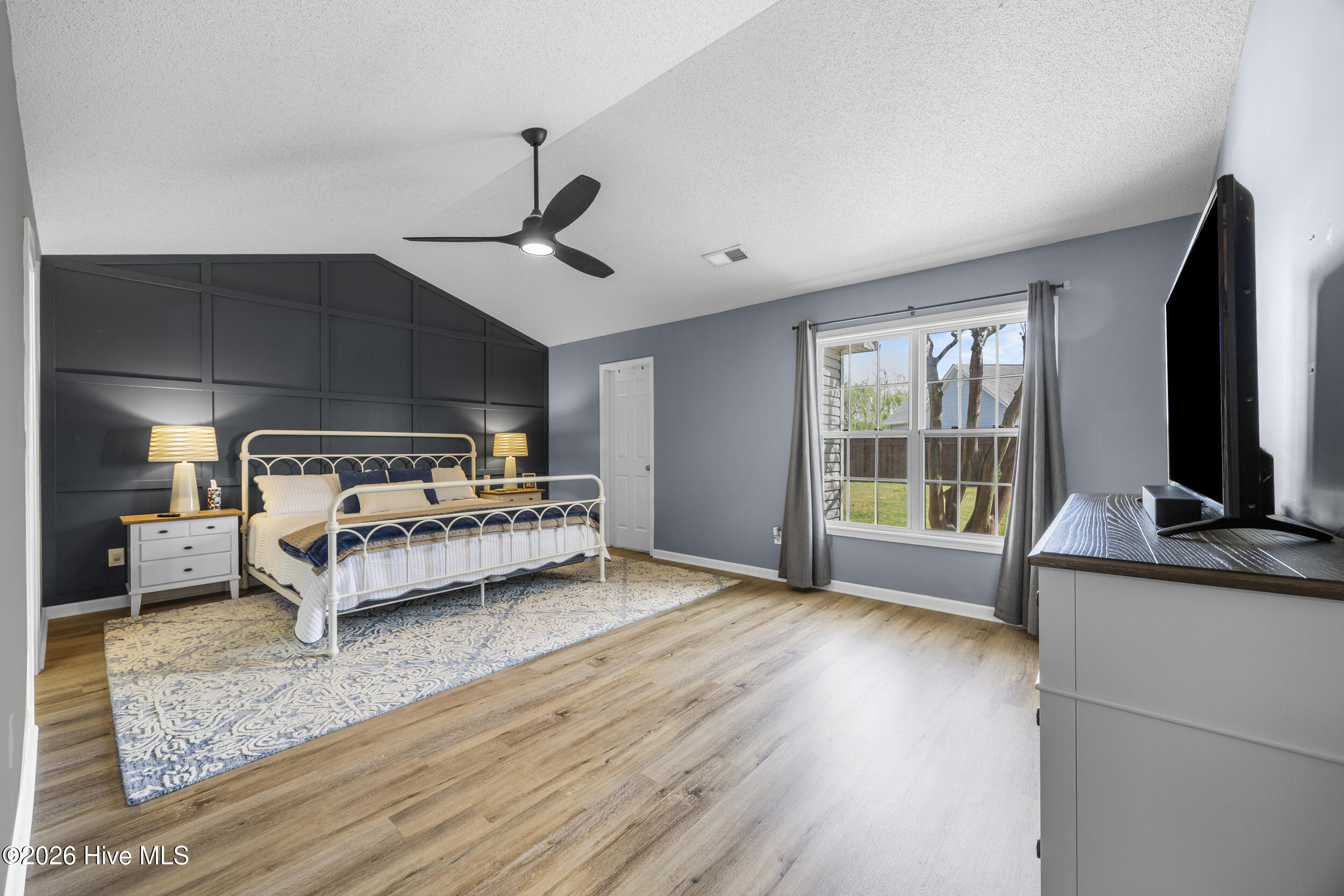 100562673 | Photo 20