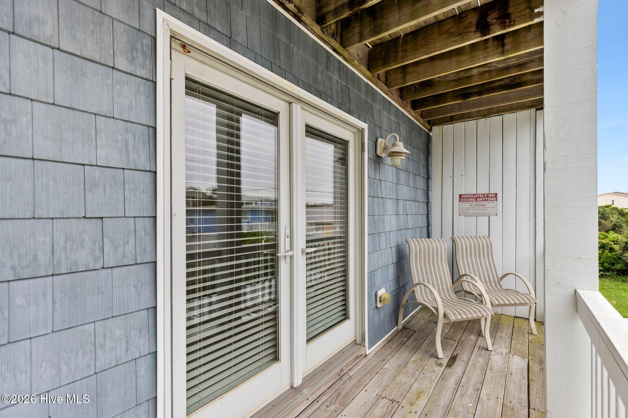 100570292 | Photo 25