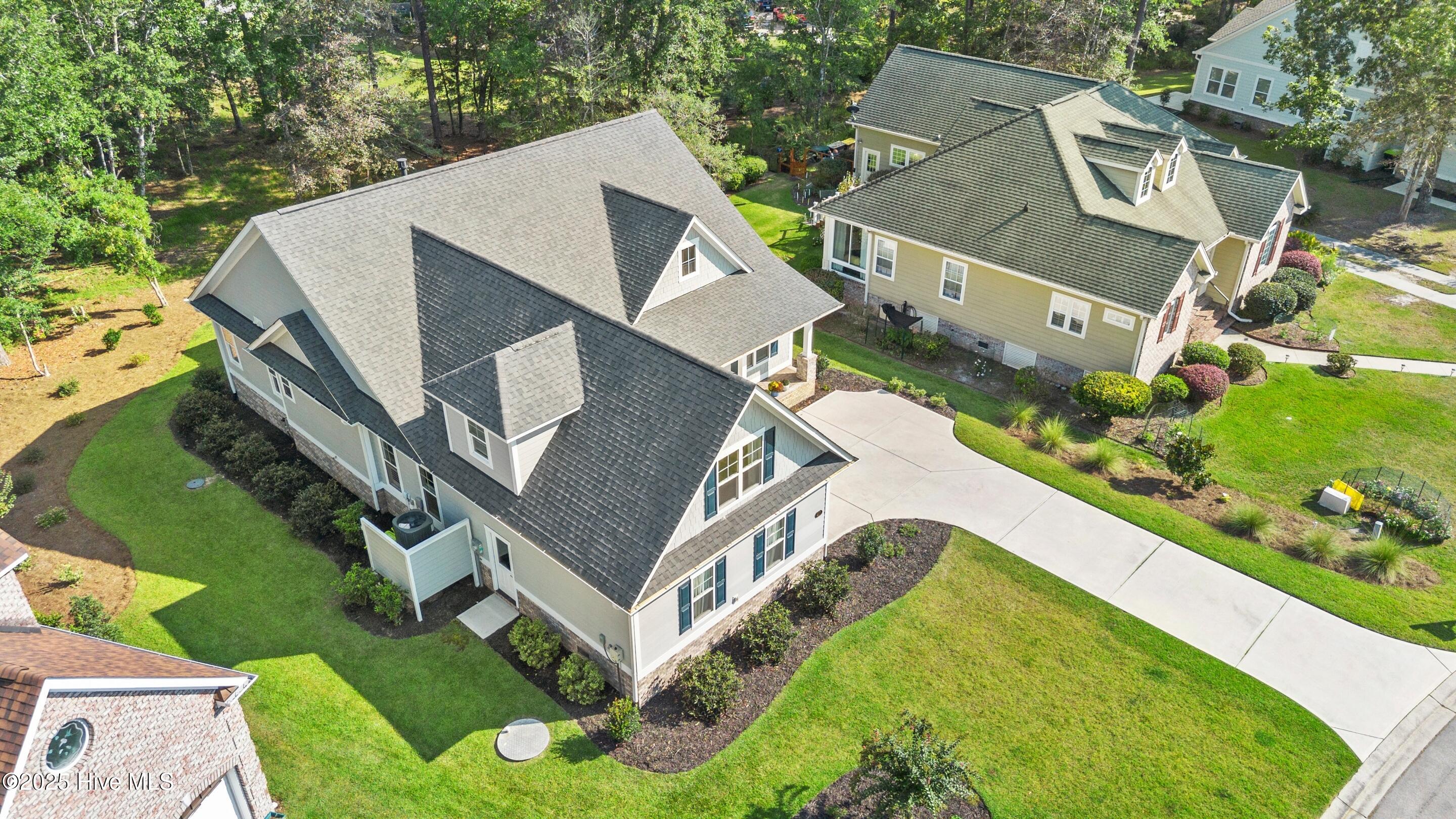 100558361 | Photo 110