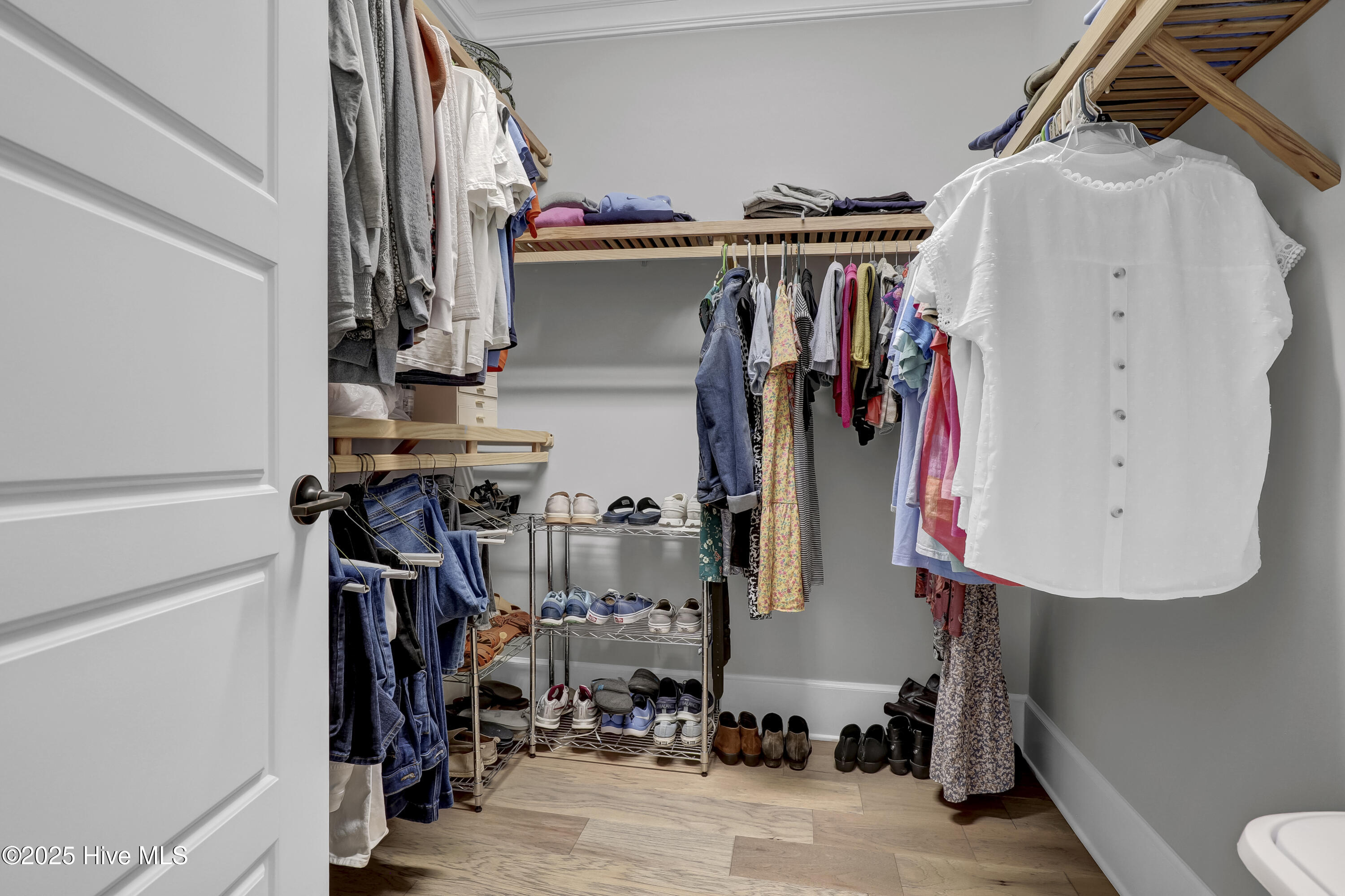 100557046 | Photo 19