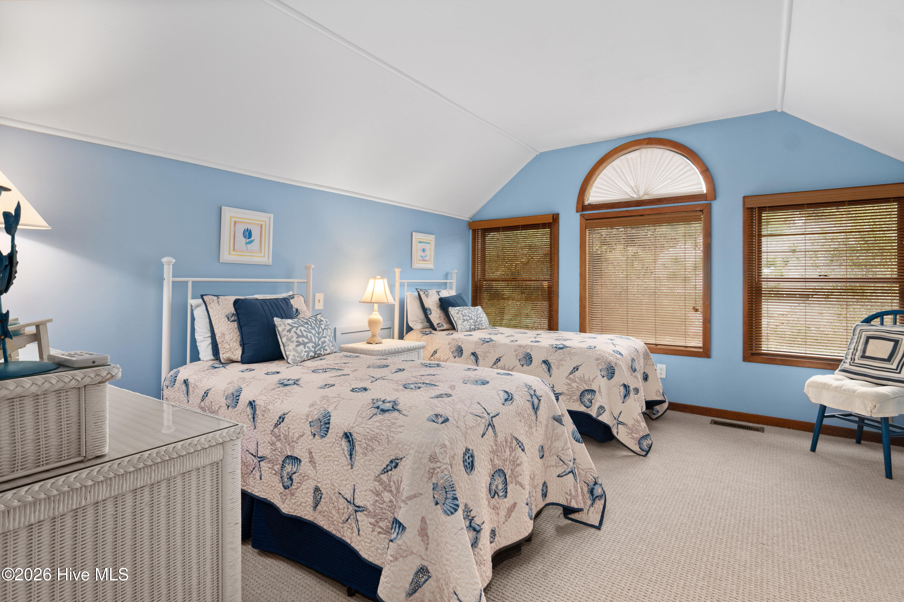 100561617 | Photo 24