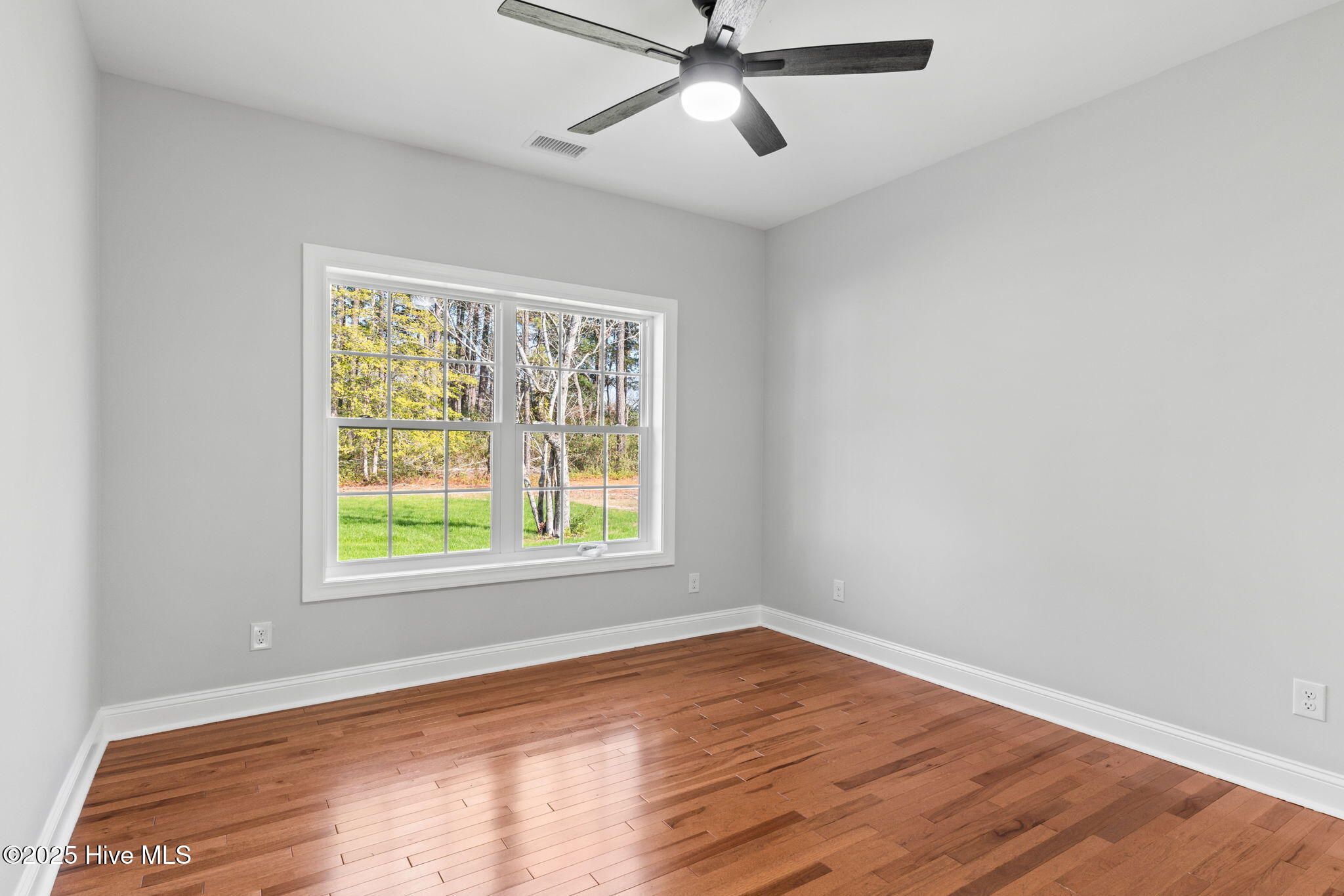 100543428 | Photo 26