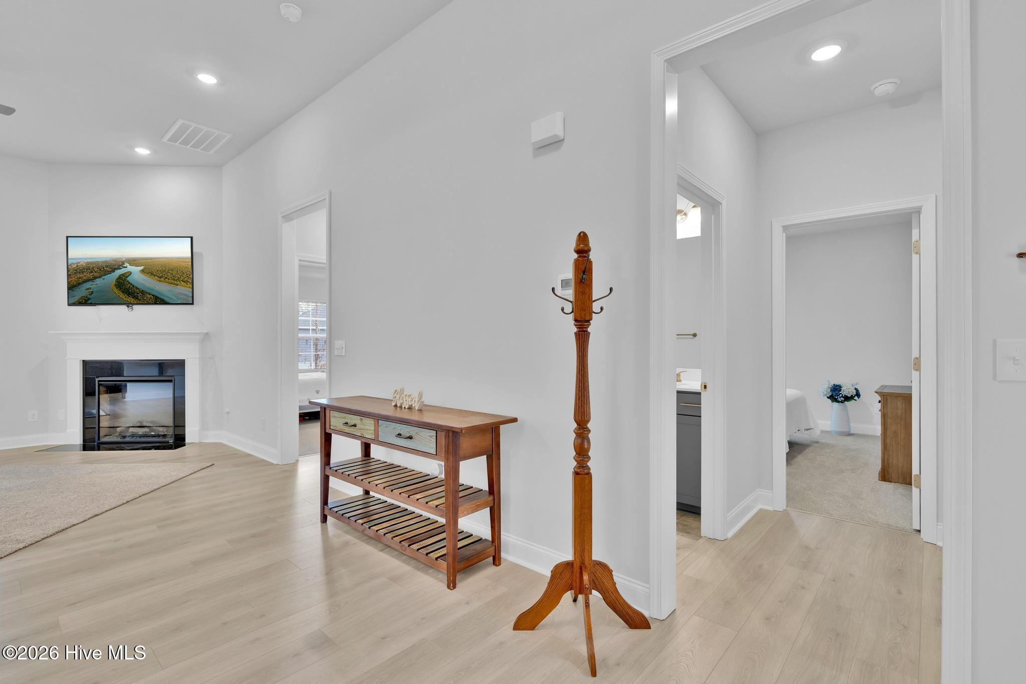 100553643 | Photo 11