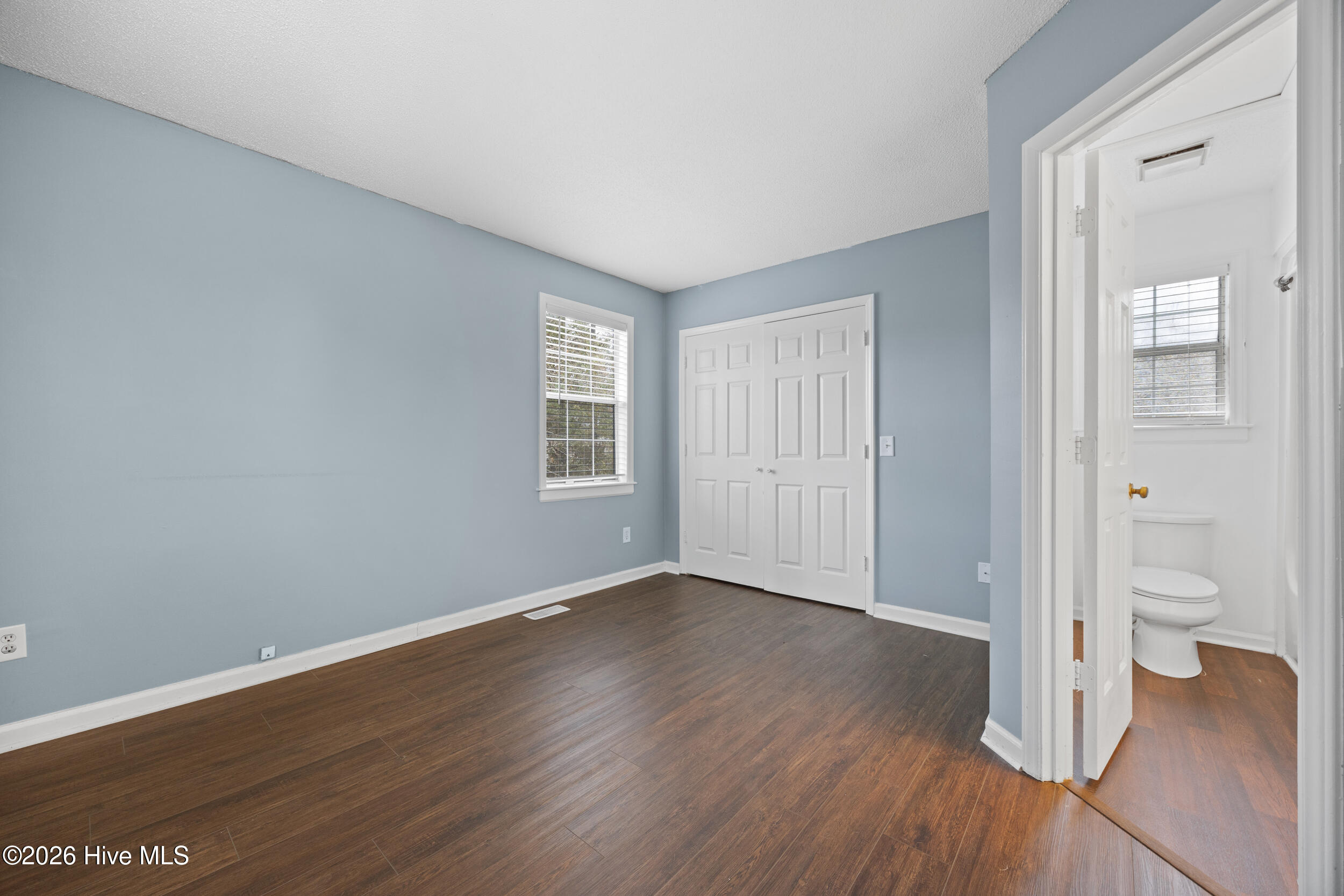 100553328 | Photo 16