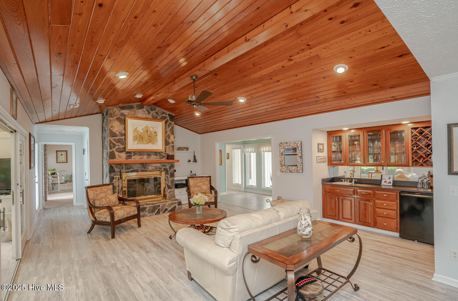 100524429 | Photo 15