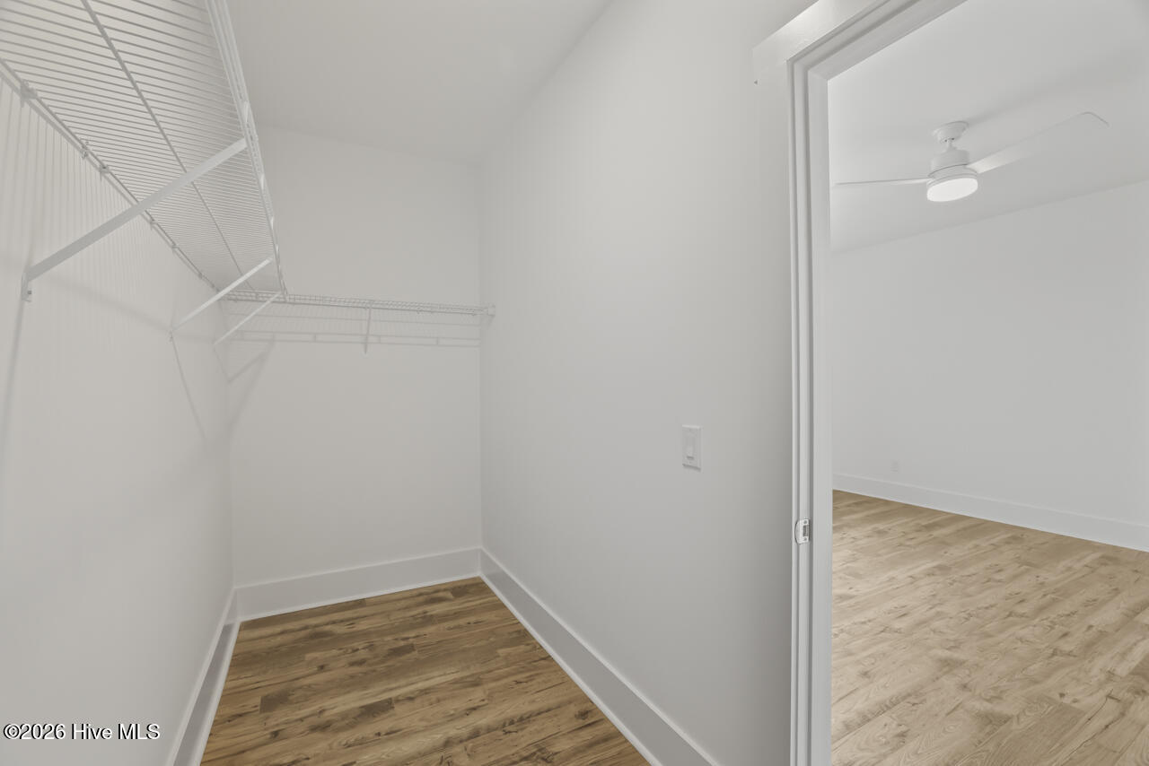 100544429 | Photo 26