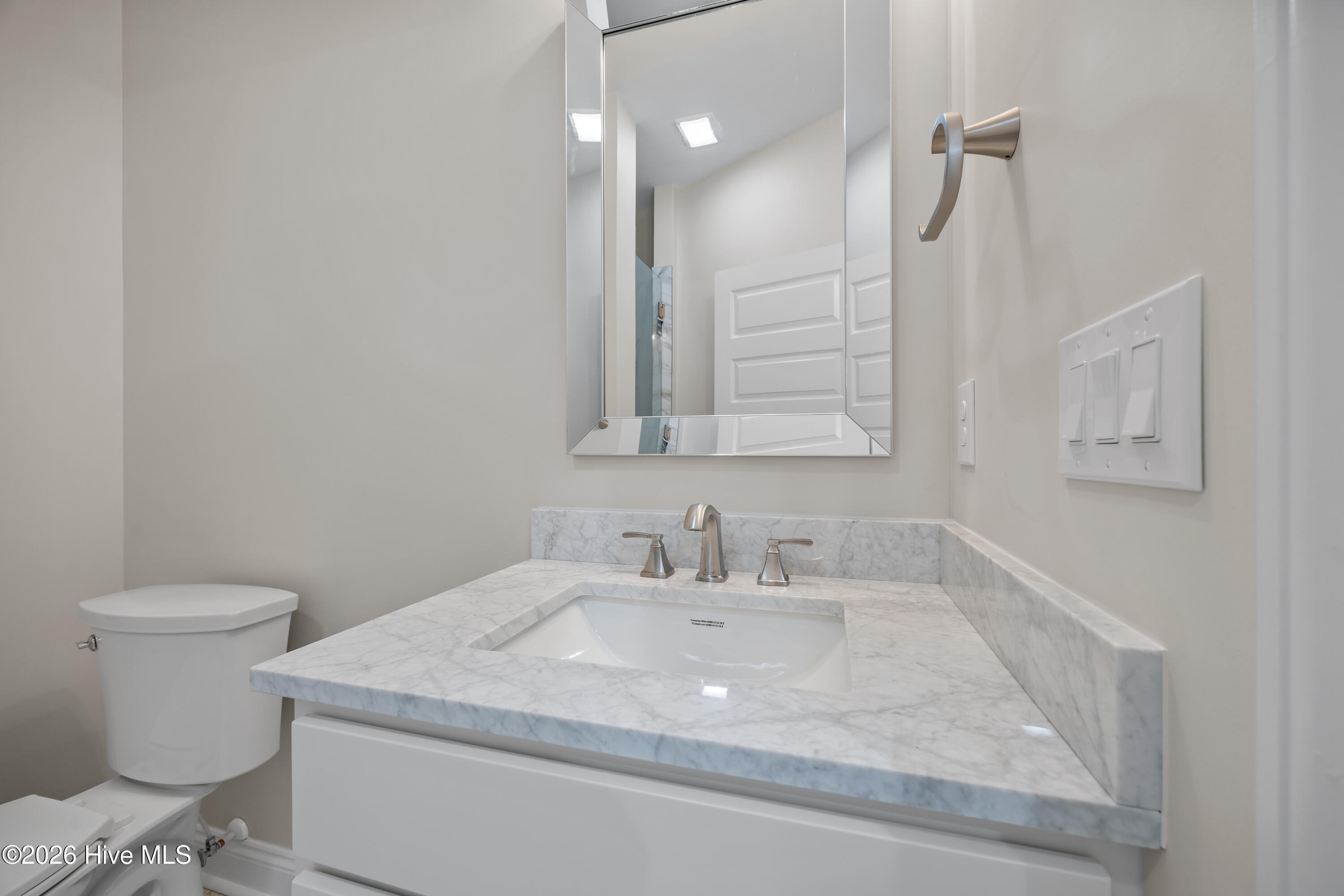 104 E Seaview Drive, Emerald Isle, NC, 28594