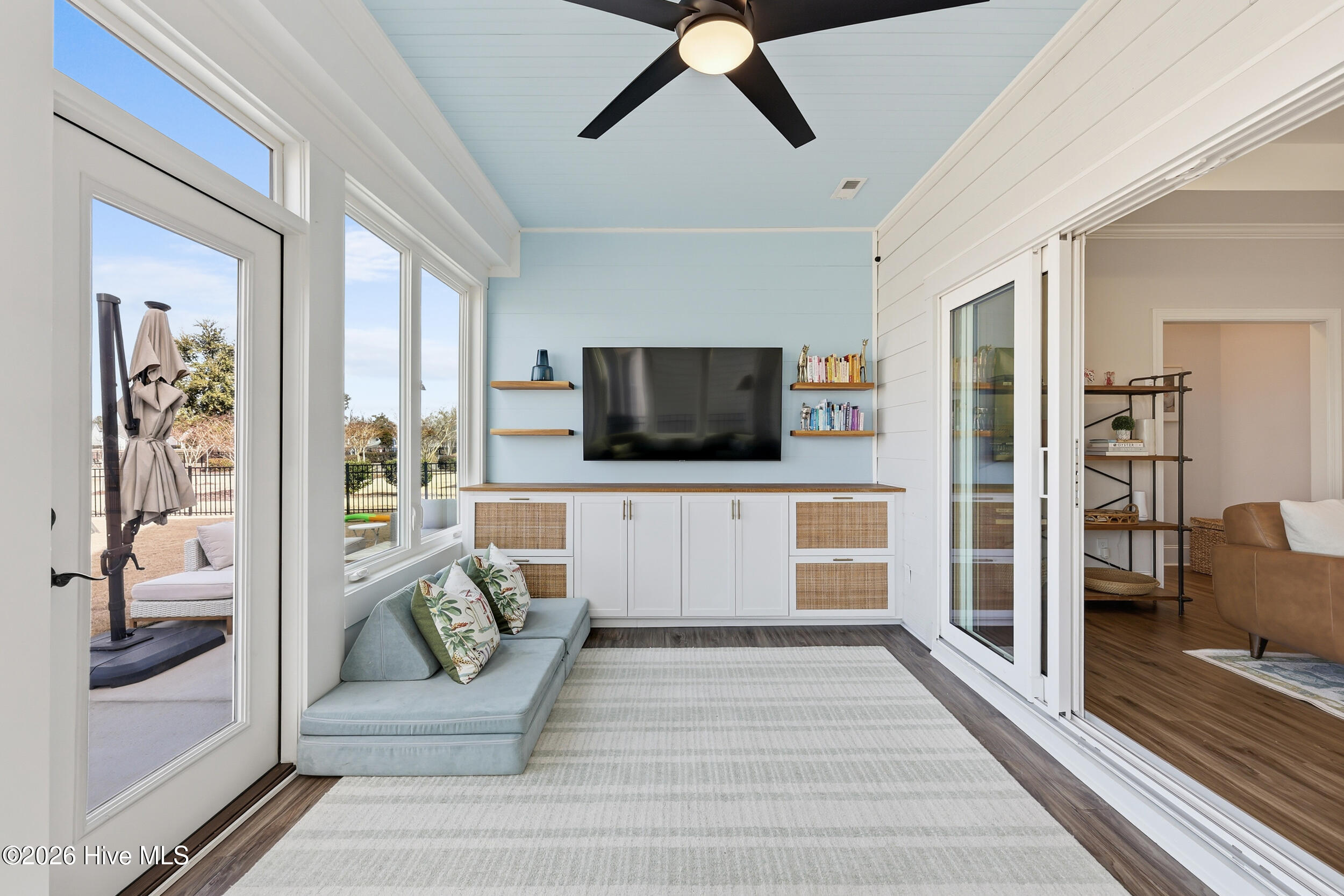 100545228 | Photo 36