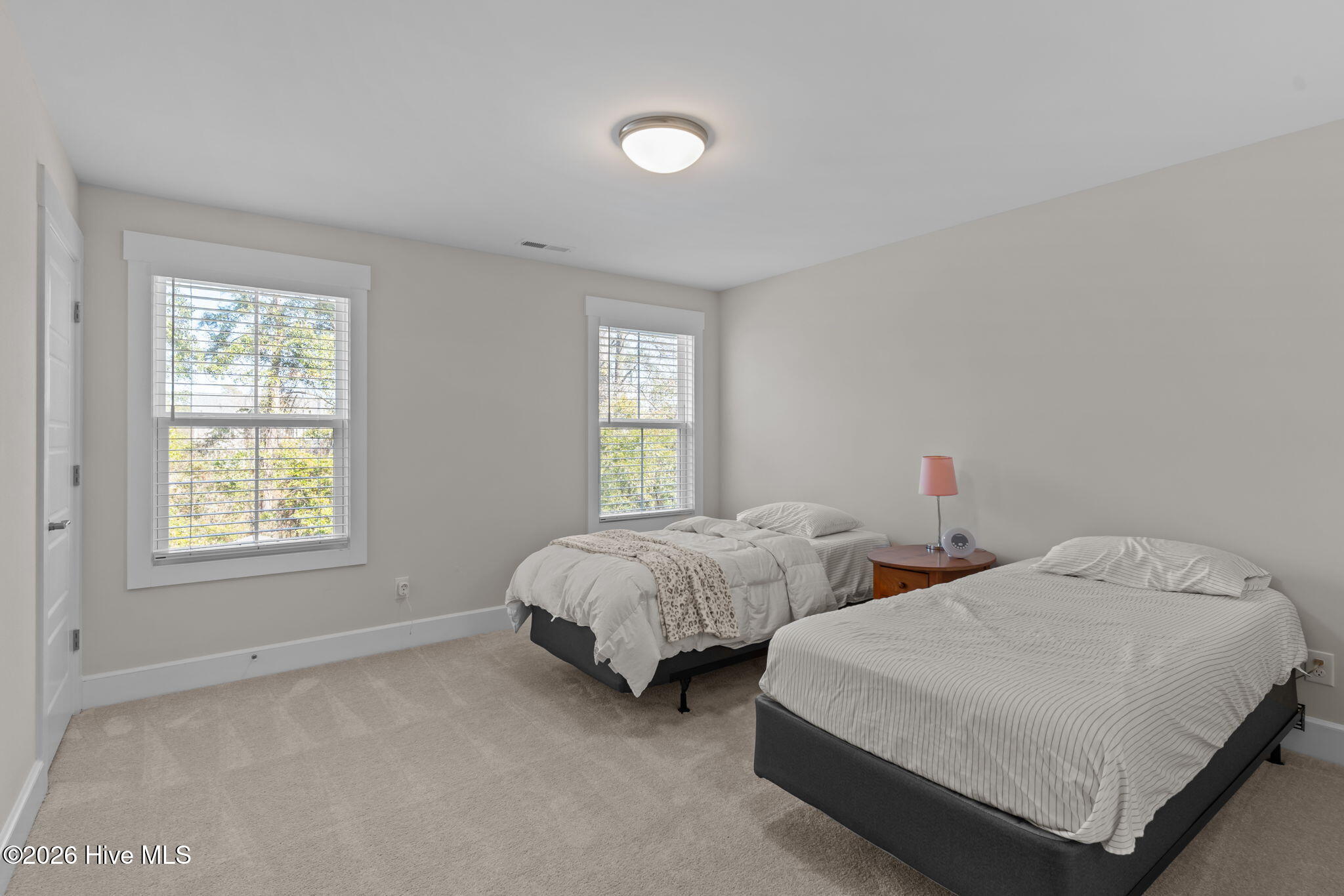 100555424 | Photo 27