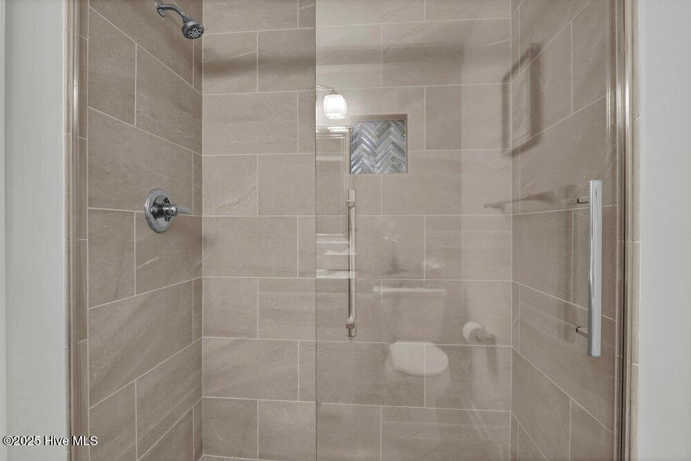 100546744 | Photo 20