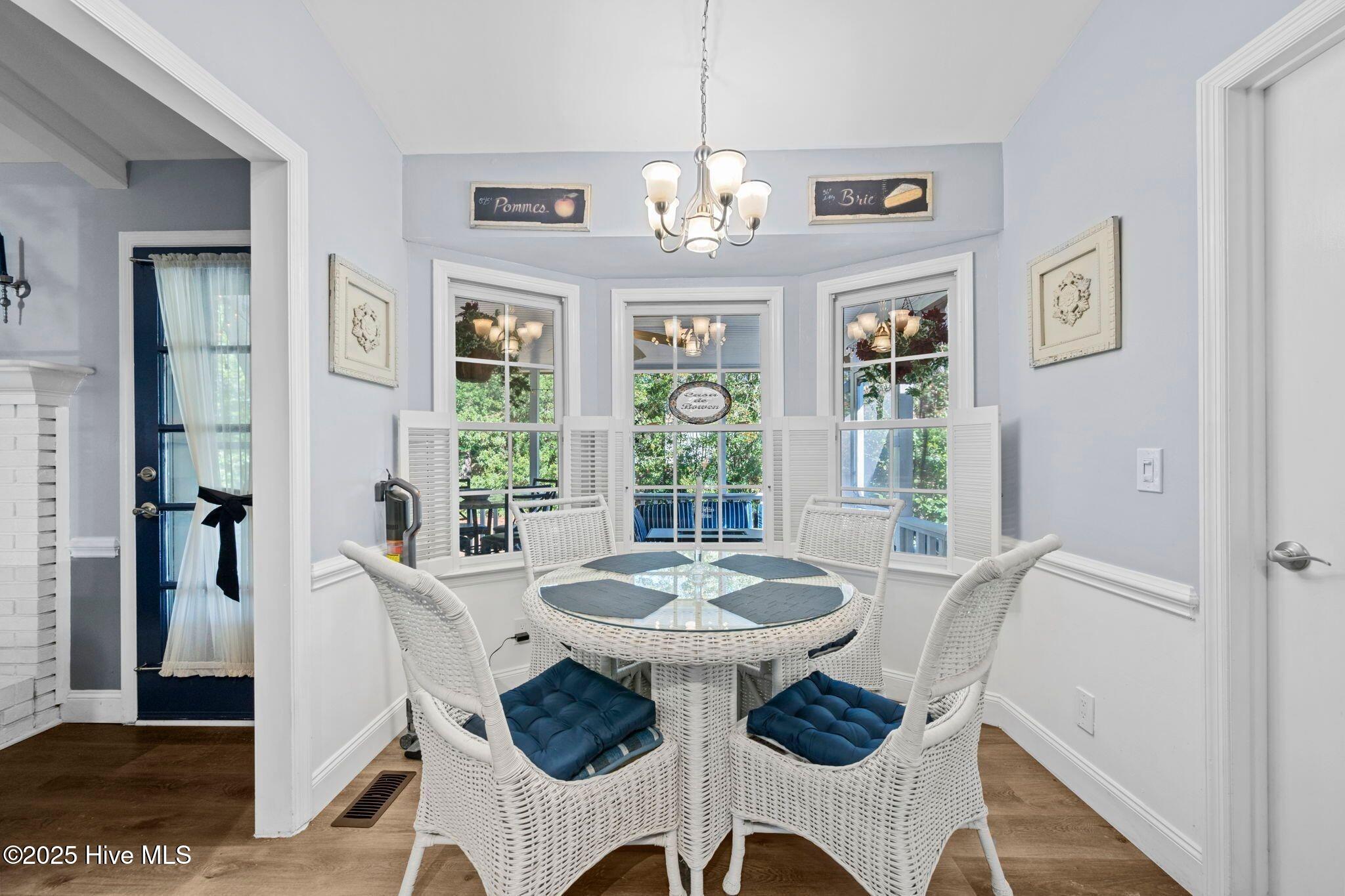 100563455 | Photo 12