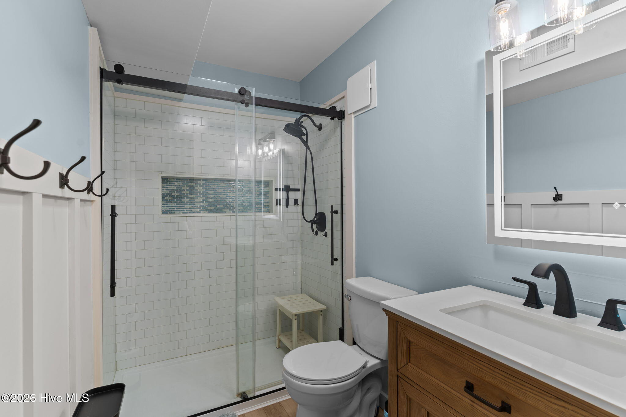 100548962 | Photo 21