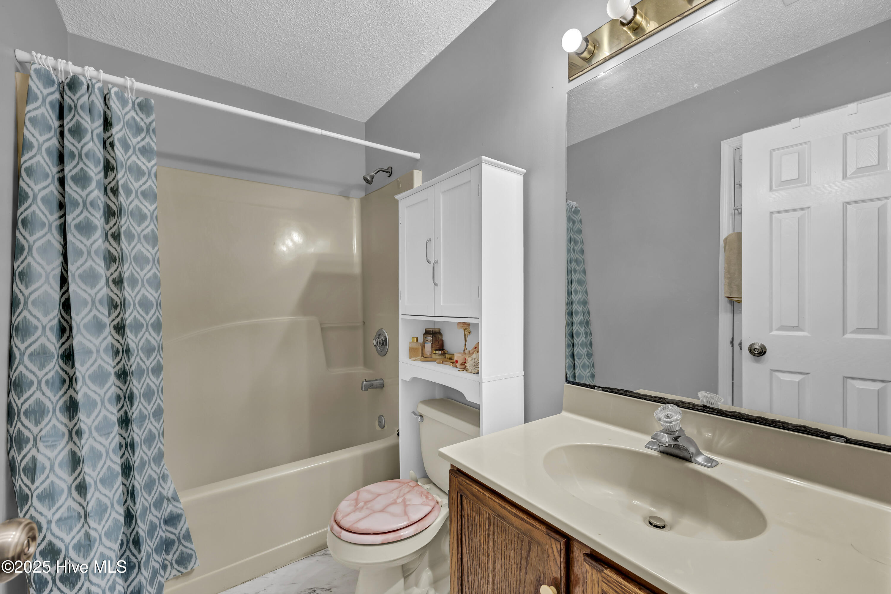 100525615 | Photo 32