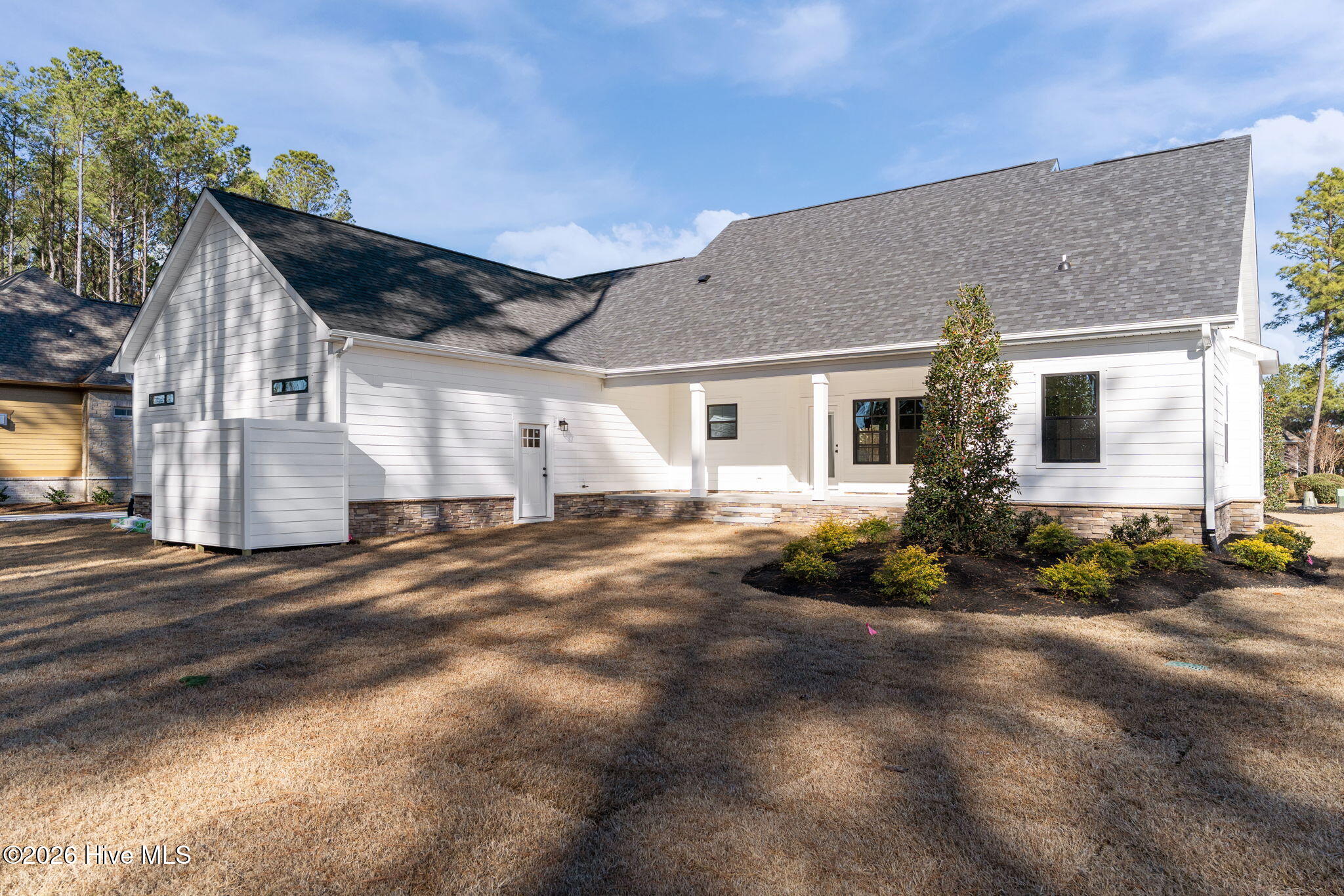 100549210 | Photo 28