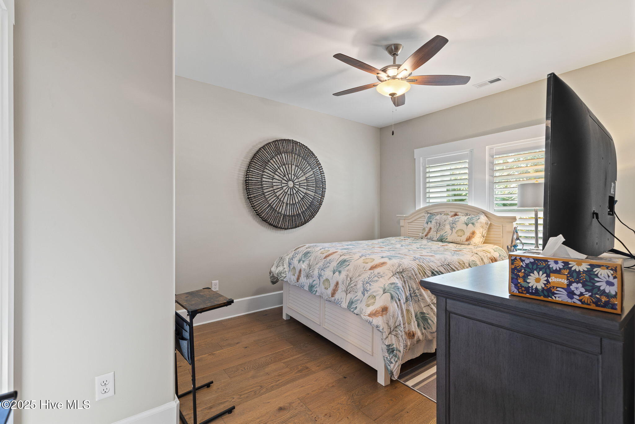 100540140 | Photo 30