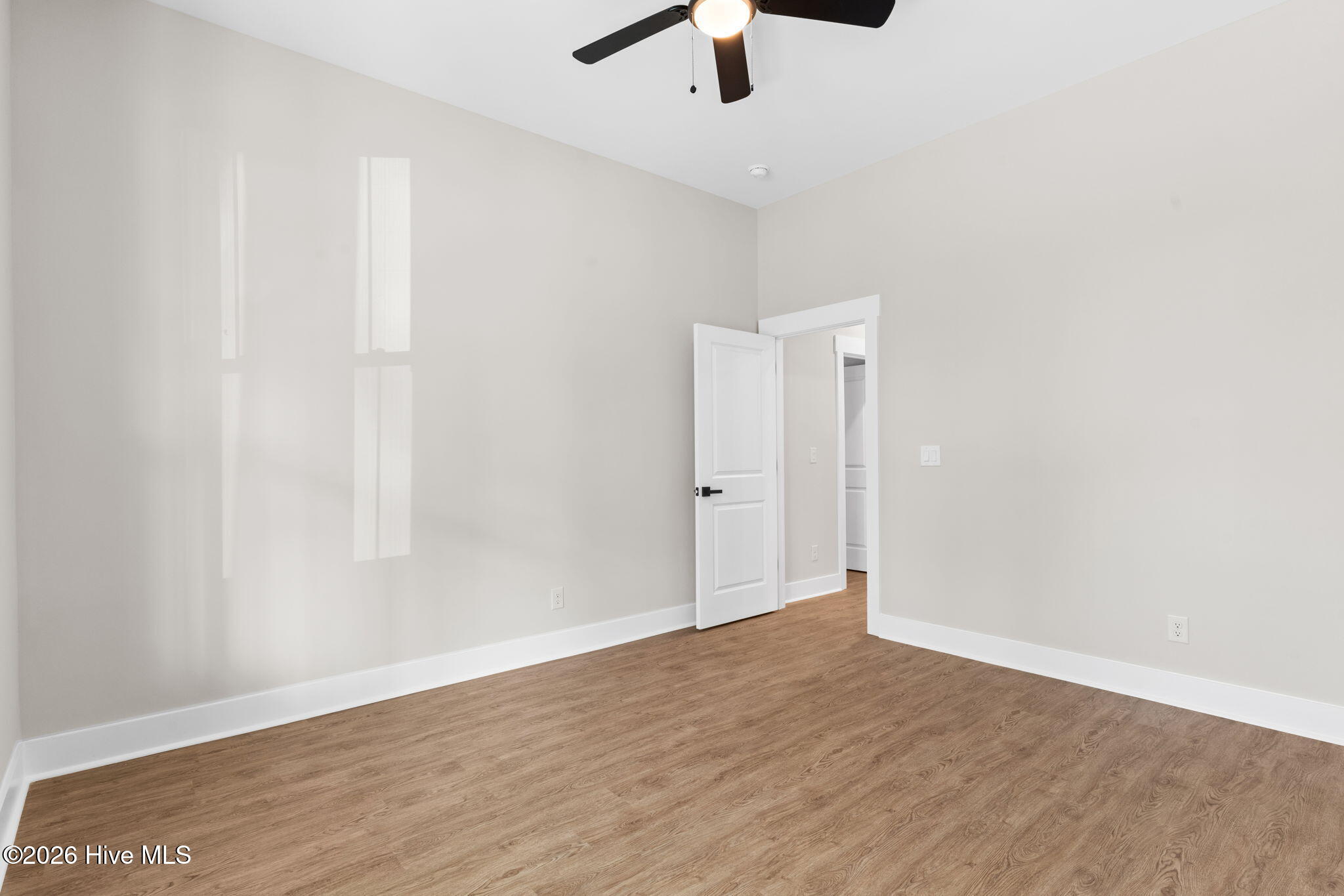 100558112 | Photo 22