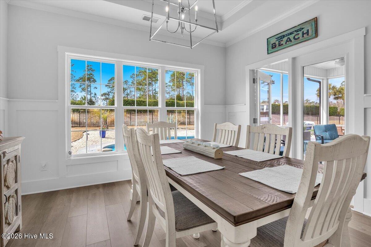 100556210 | Photo 22