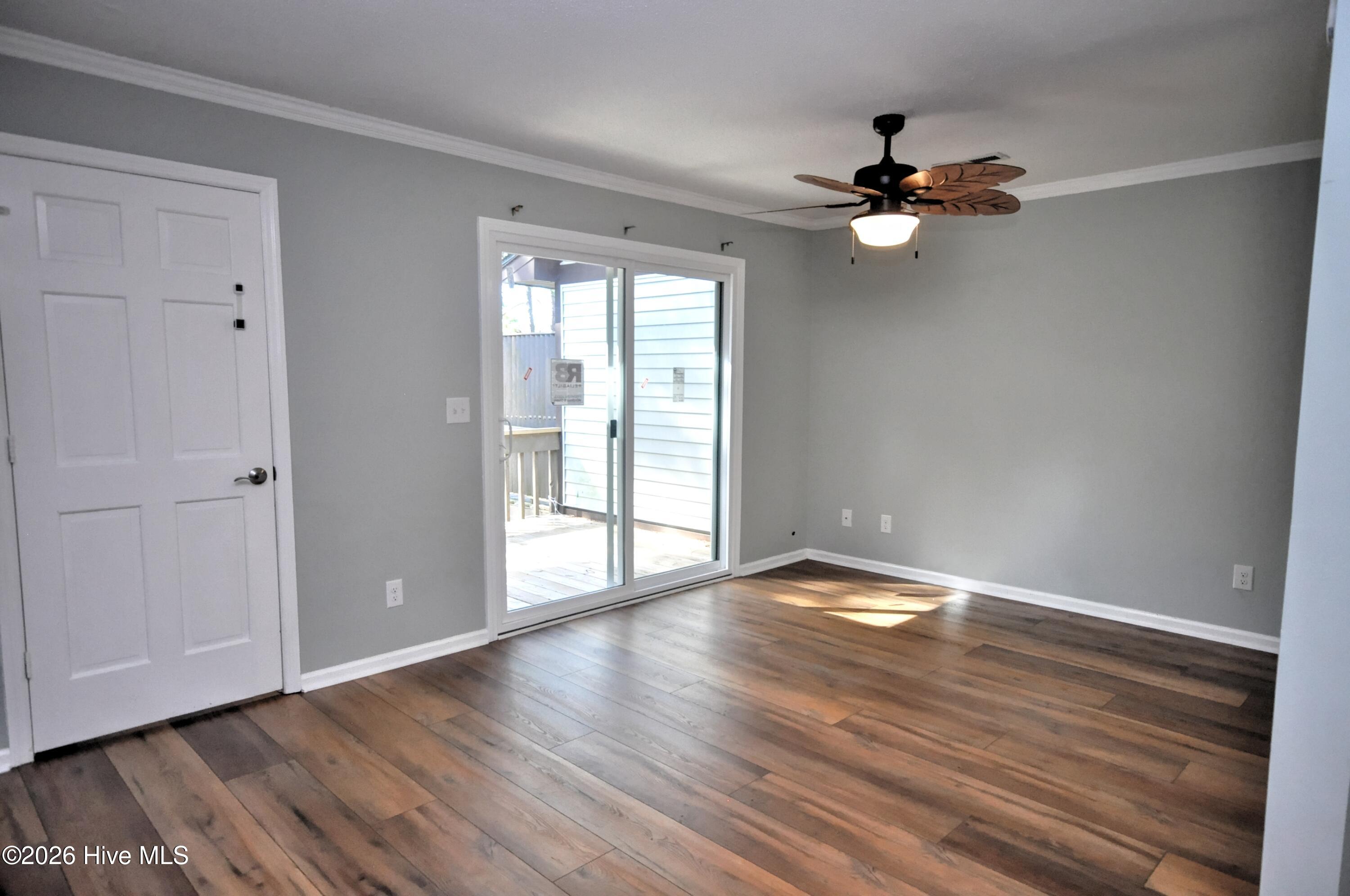 100567651 | Photo 14