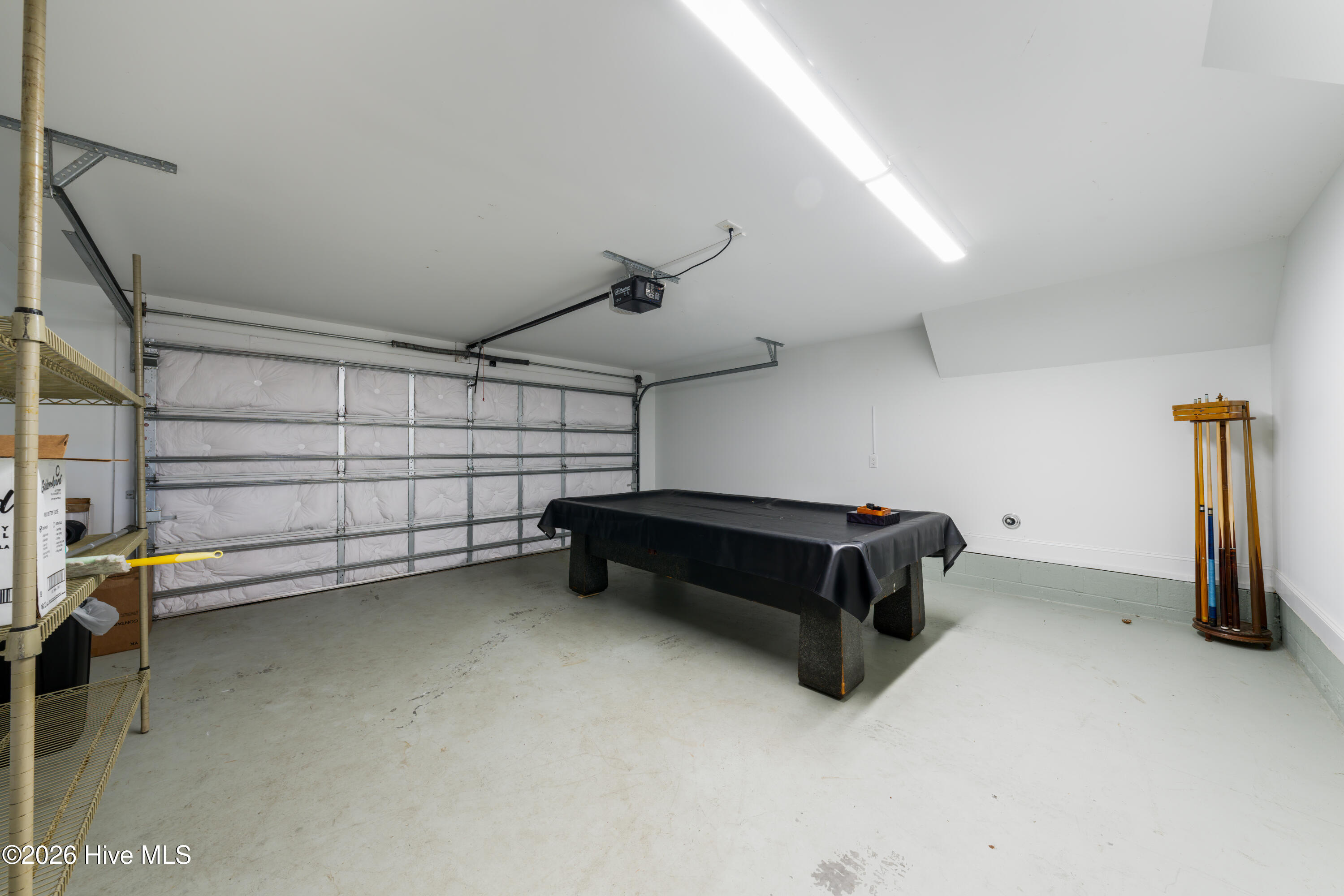 100548724 | Photo 40