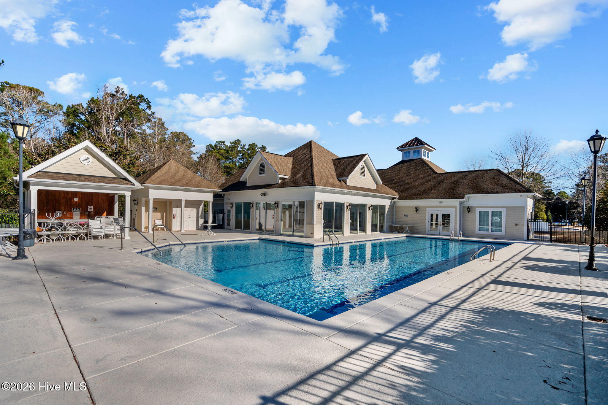 100563731 | Photo 87