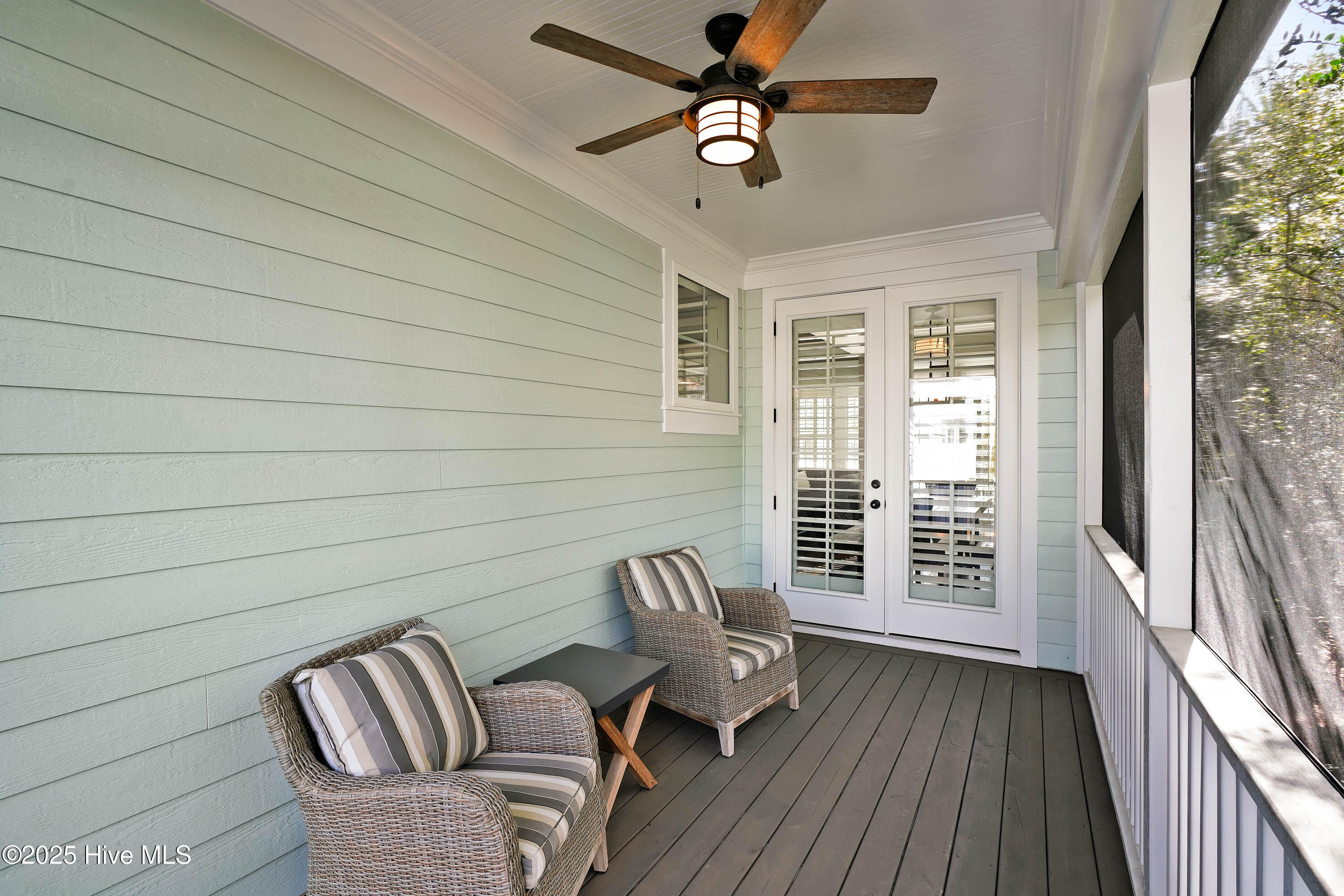 100552715 | Photo 47