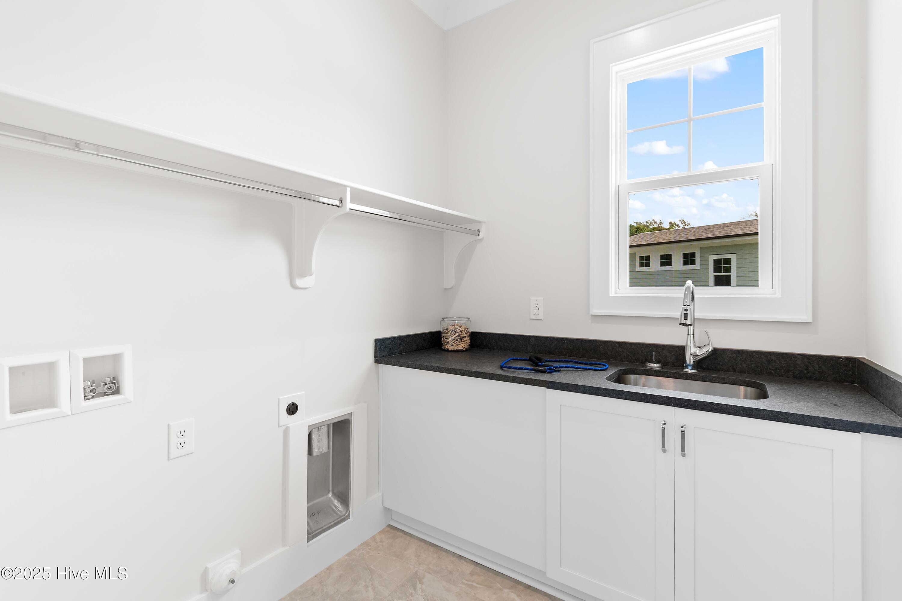 100492285 | Photo 28