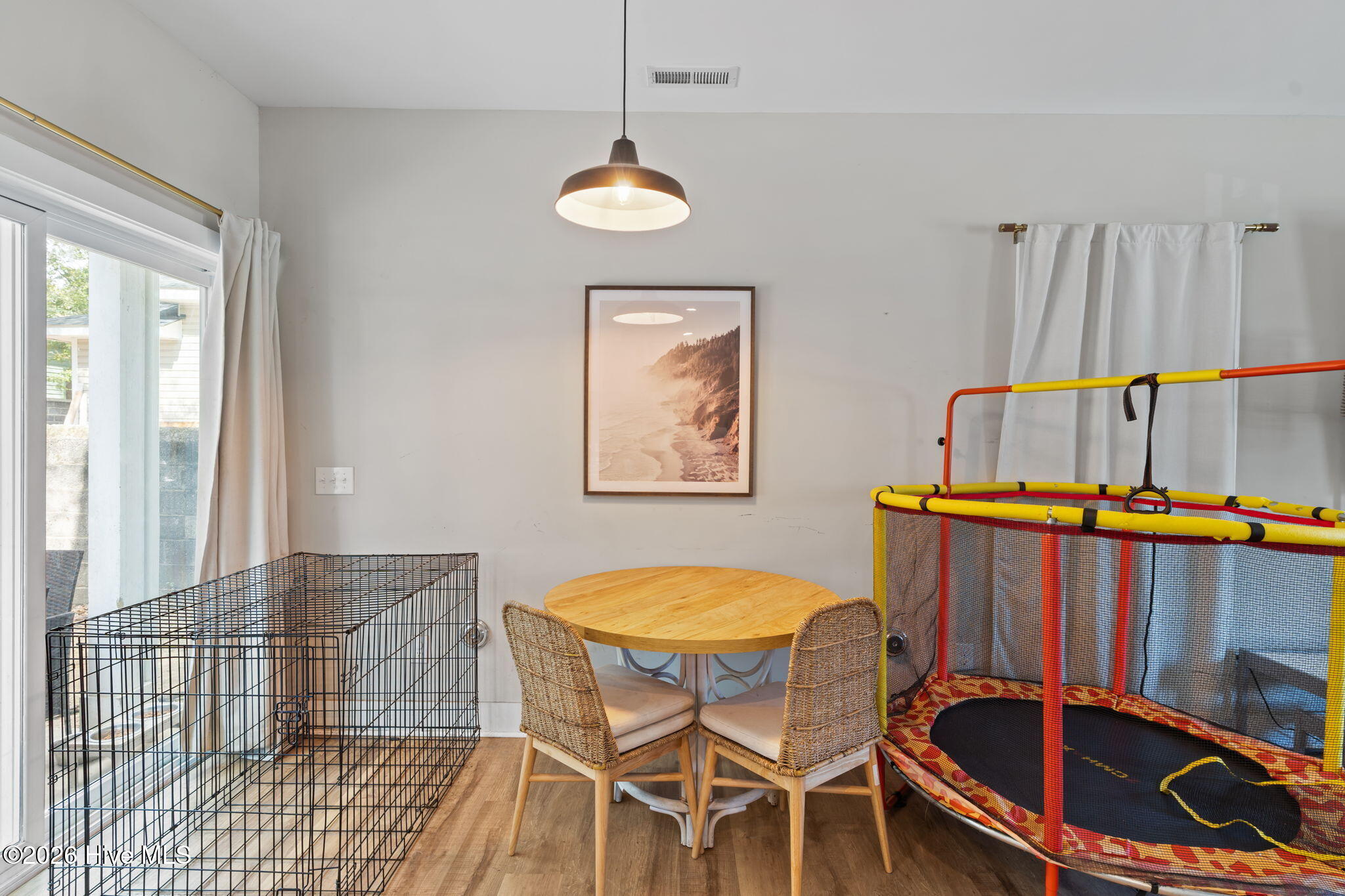 100556827 | Photo 17