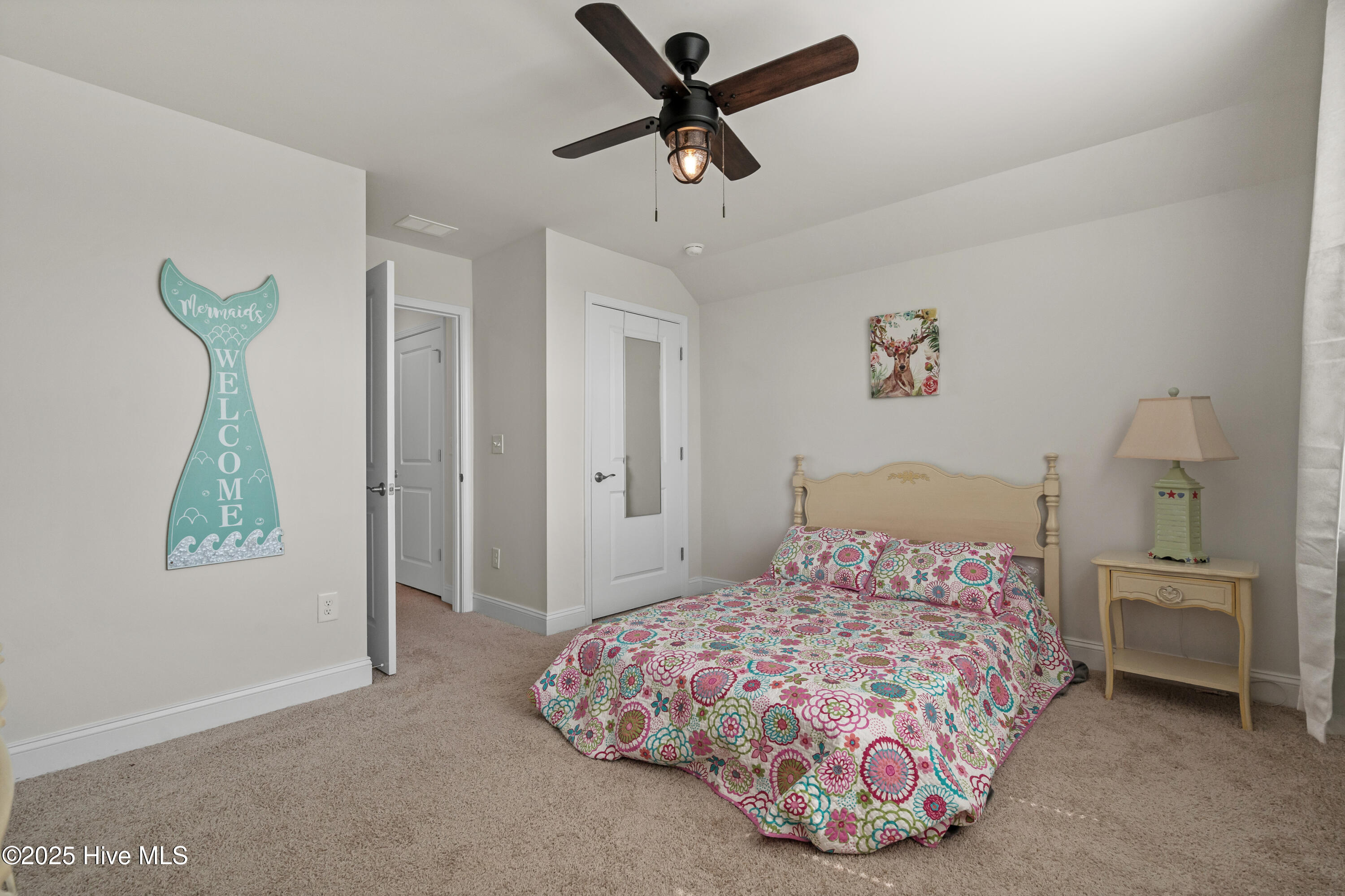 100549848 | Photo 31