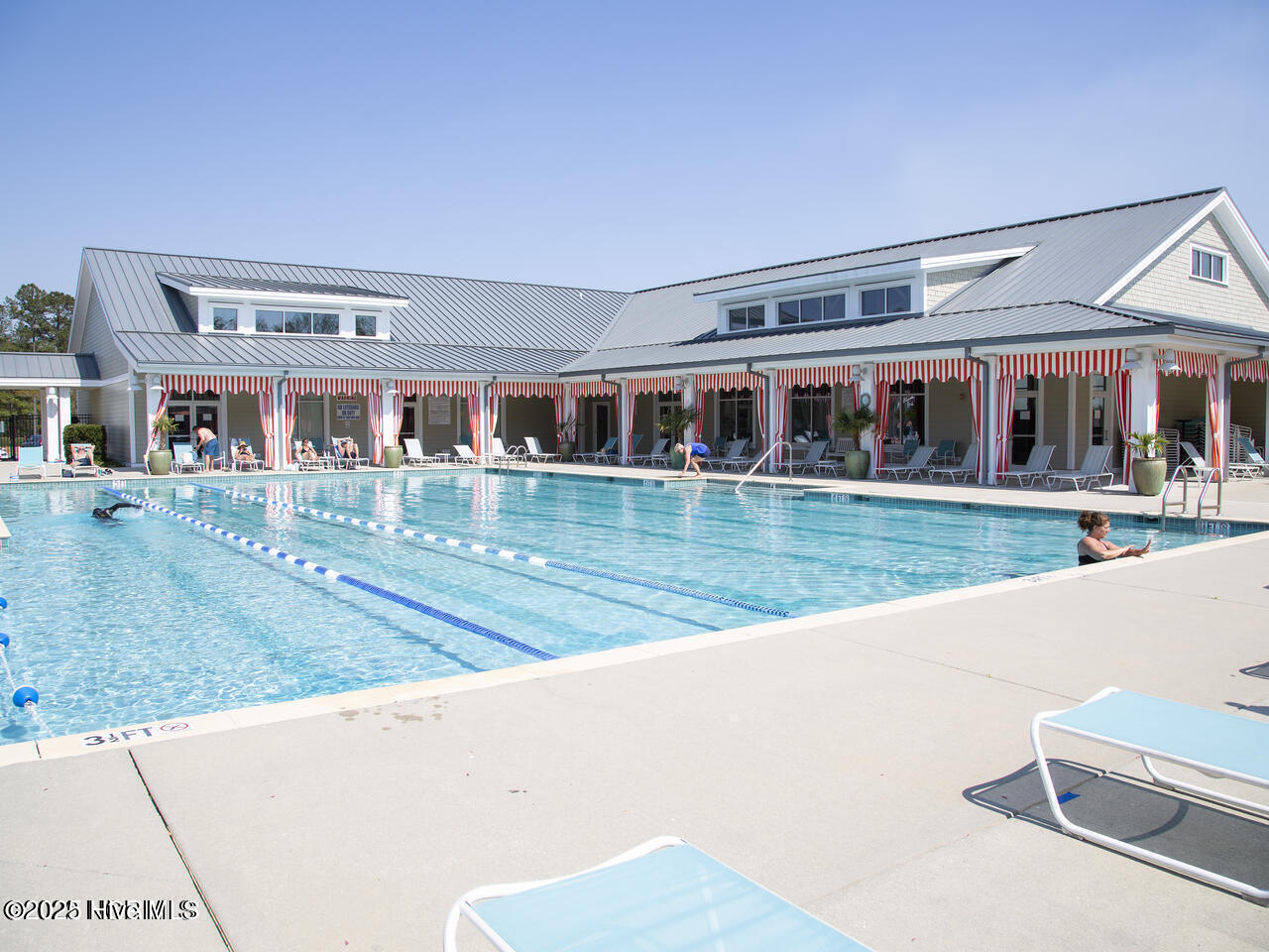 100548390 | Photo 36