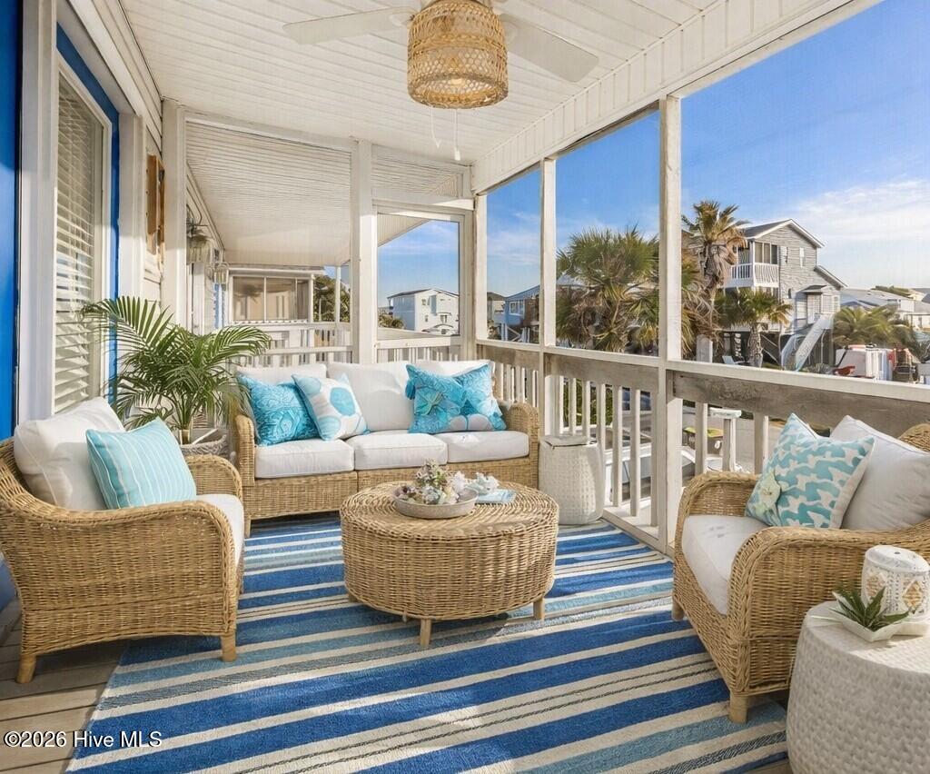 100563076 | Photo 25