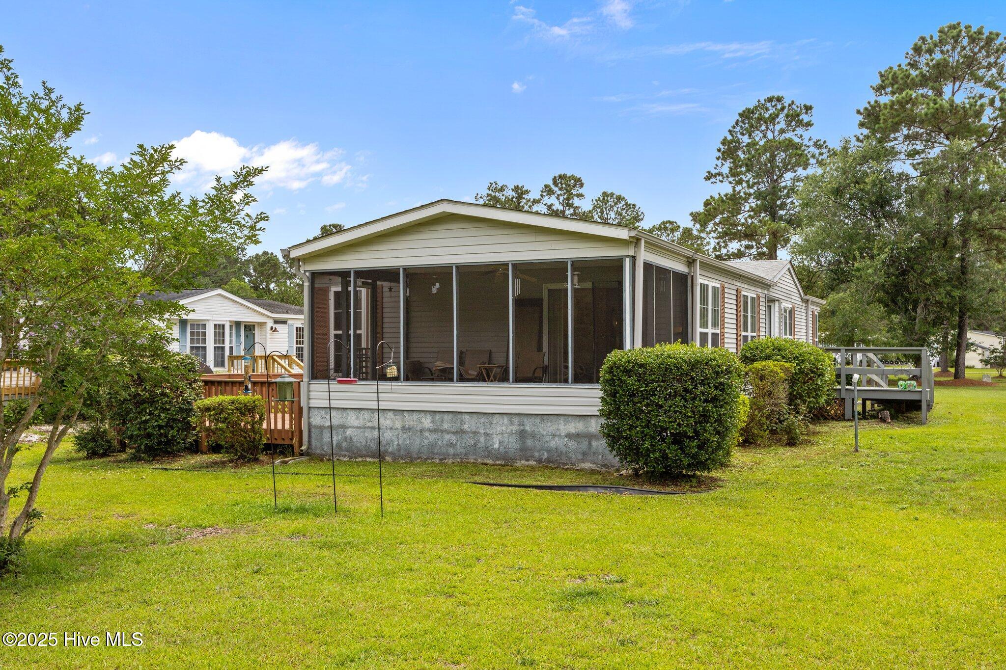 100514117 | Photo 26