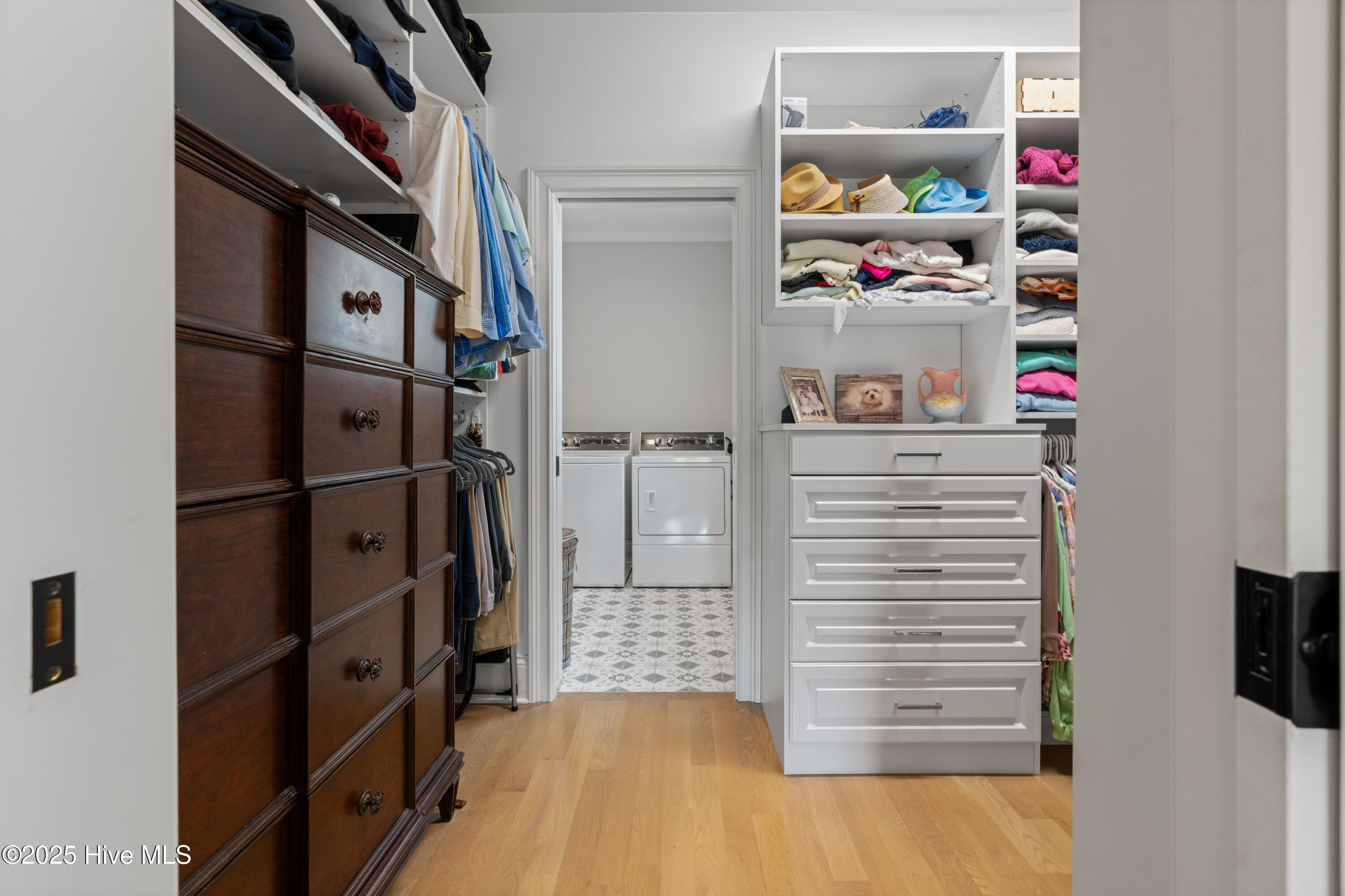 100551576 | Photo 32