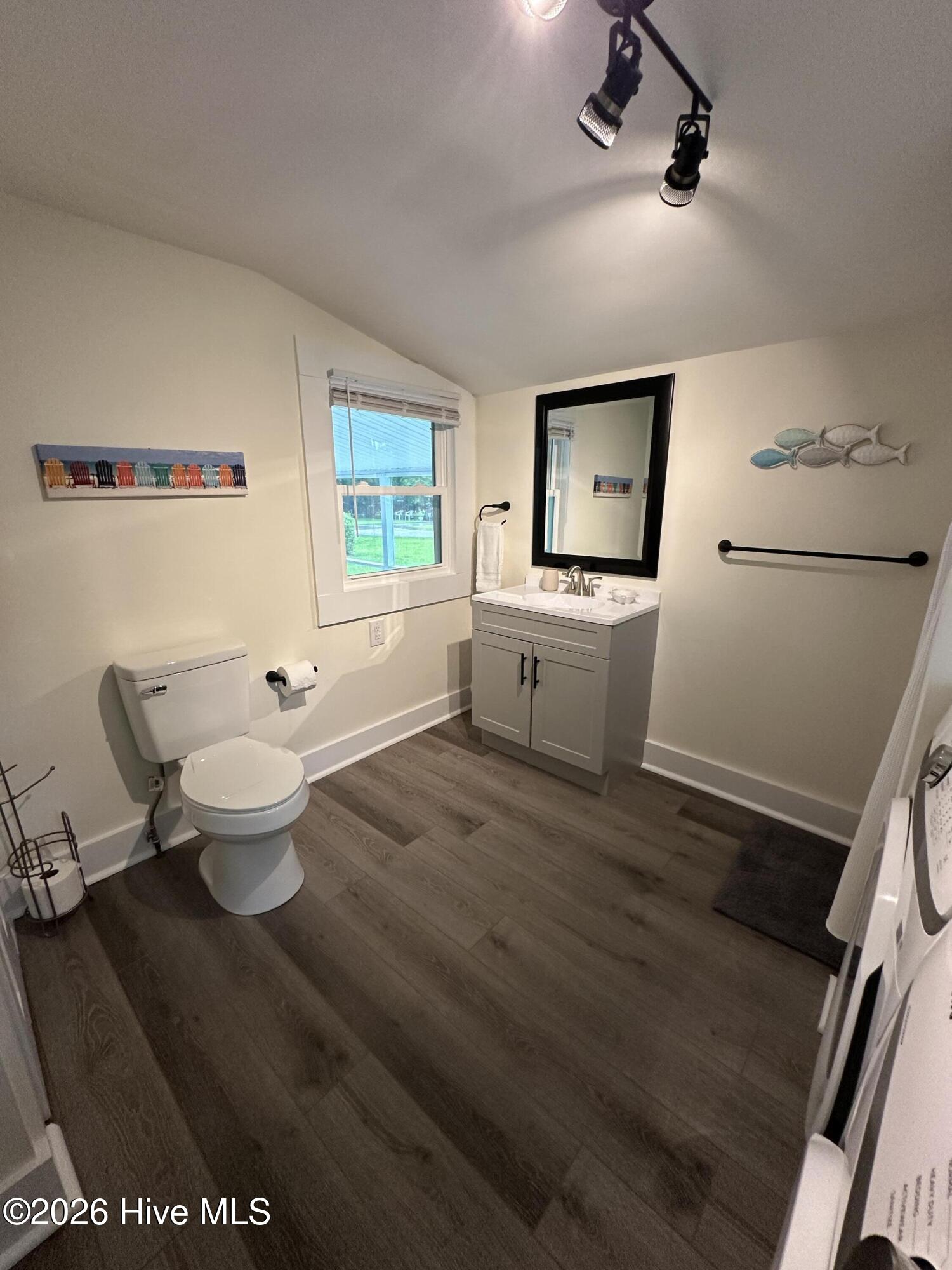 100556004 | Photo 19