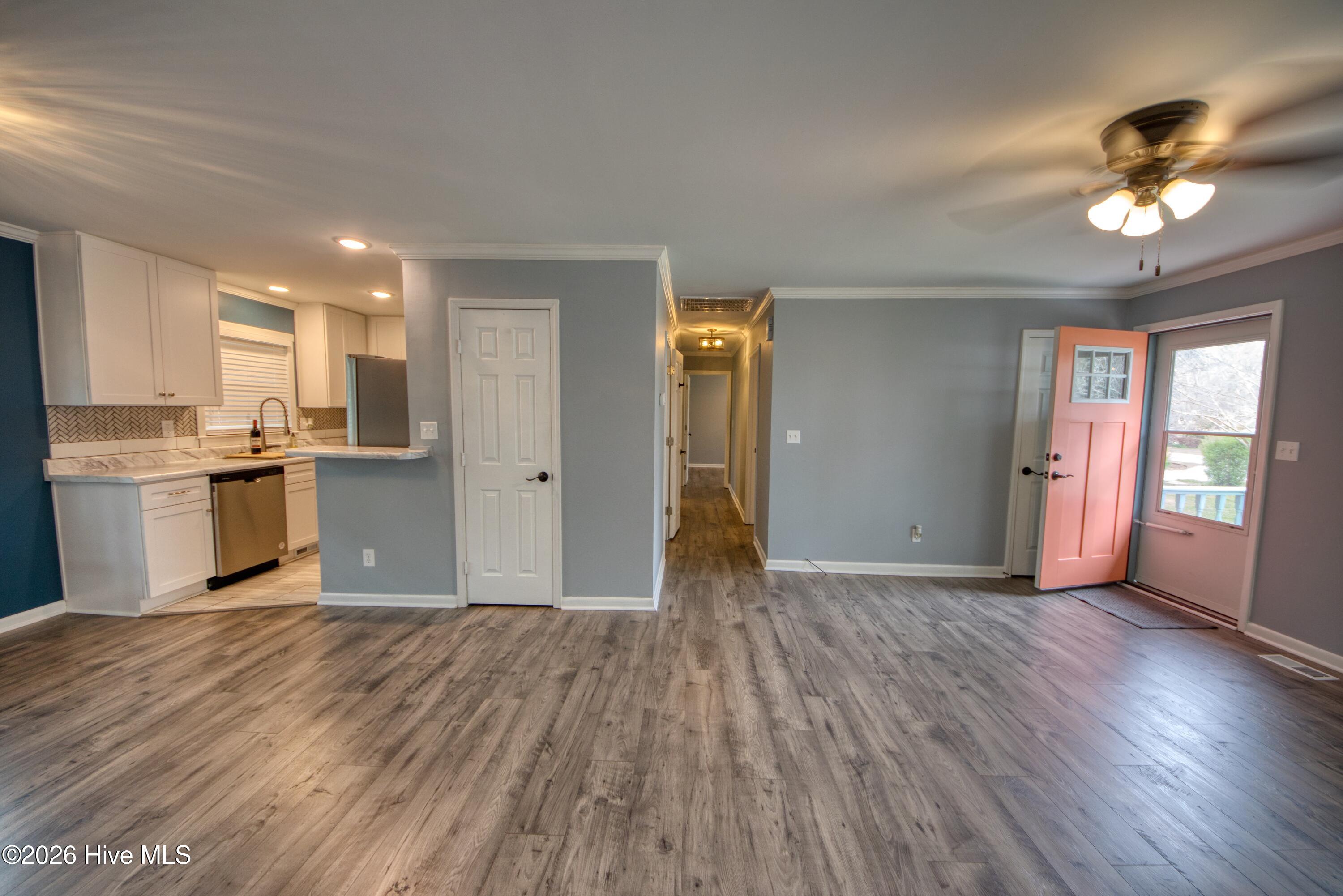 213 N Mcrae Street, Burgaw, NC 28425 – photo 12: hallway view