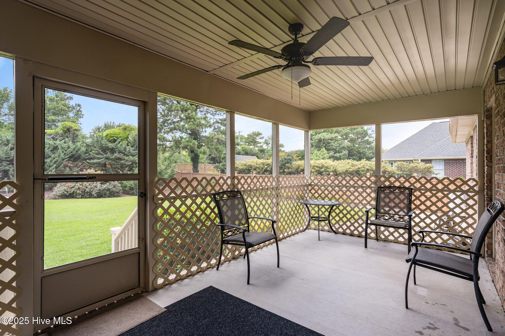 100515832 | Photo 51