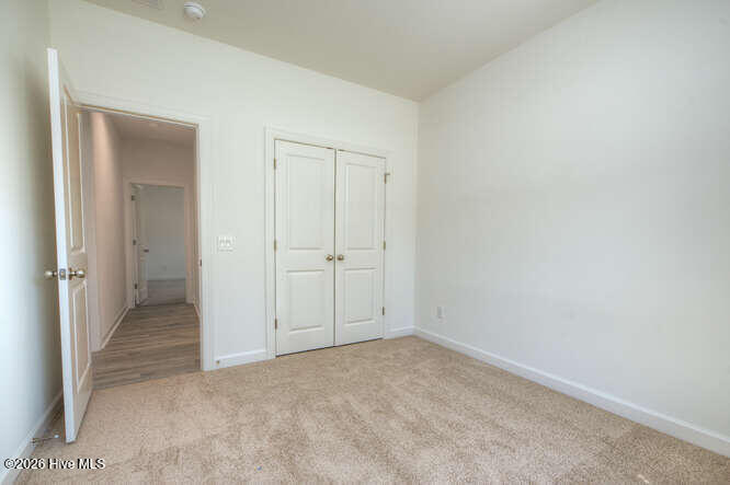 100563715 | Photo 14