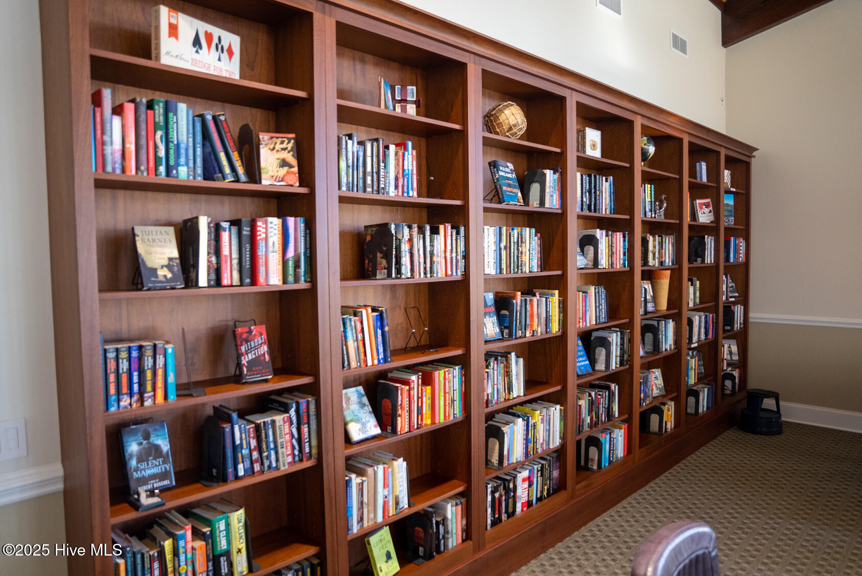 100543941 | Photo 78