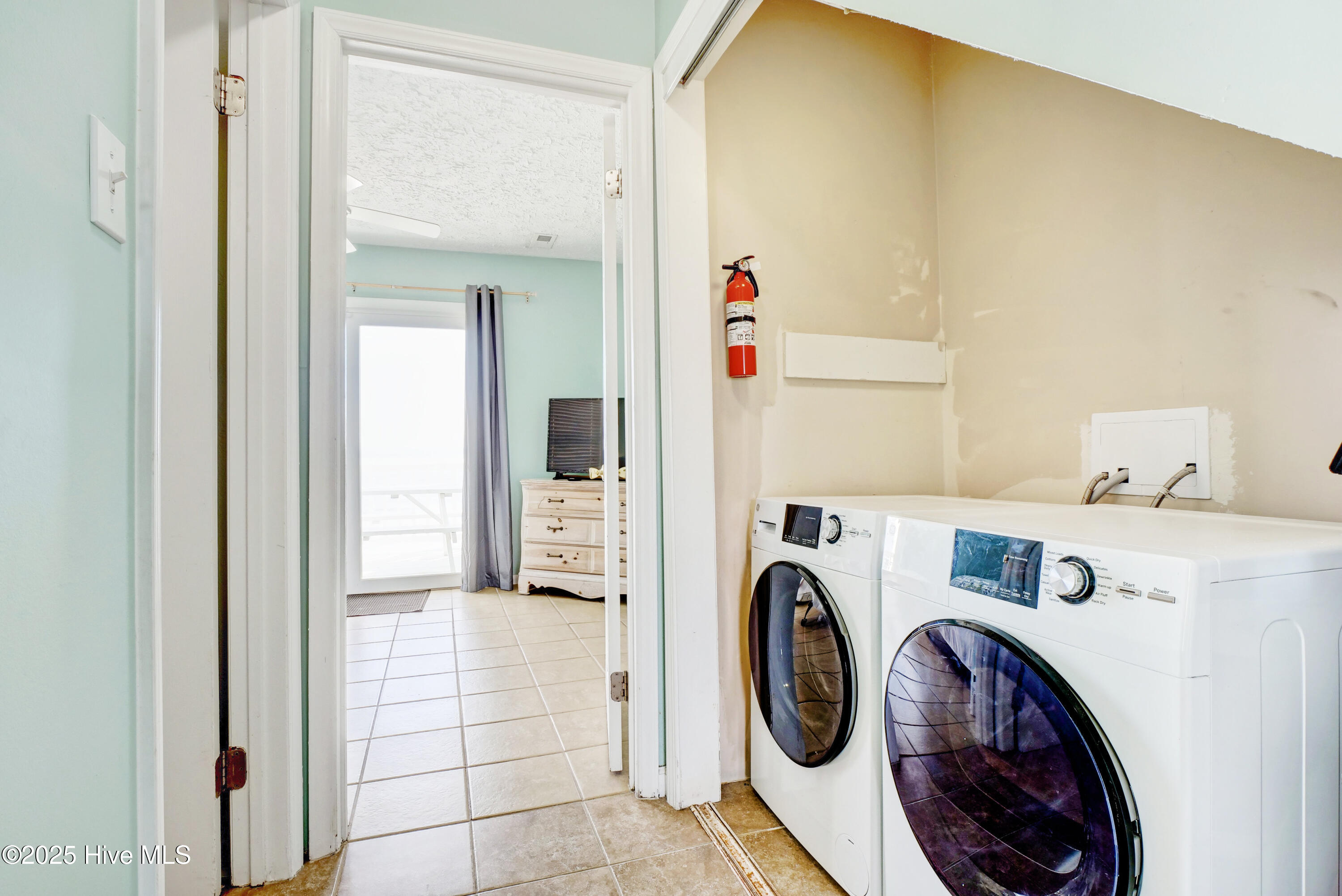 100553697 | Photo 41