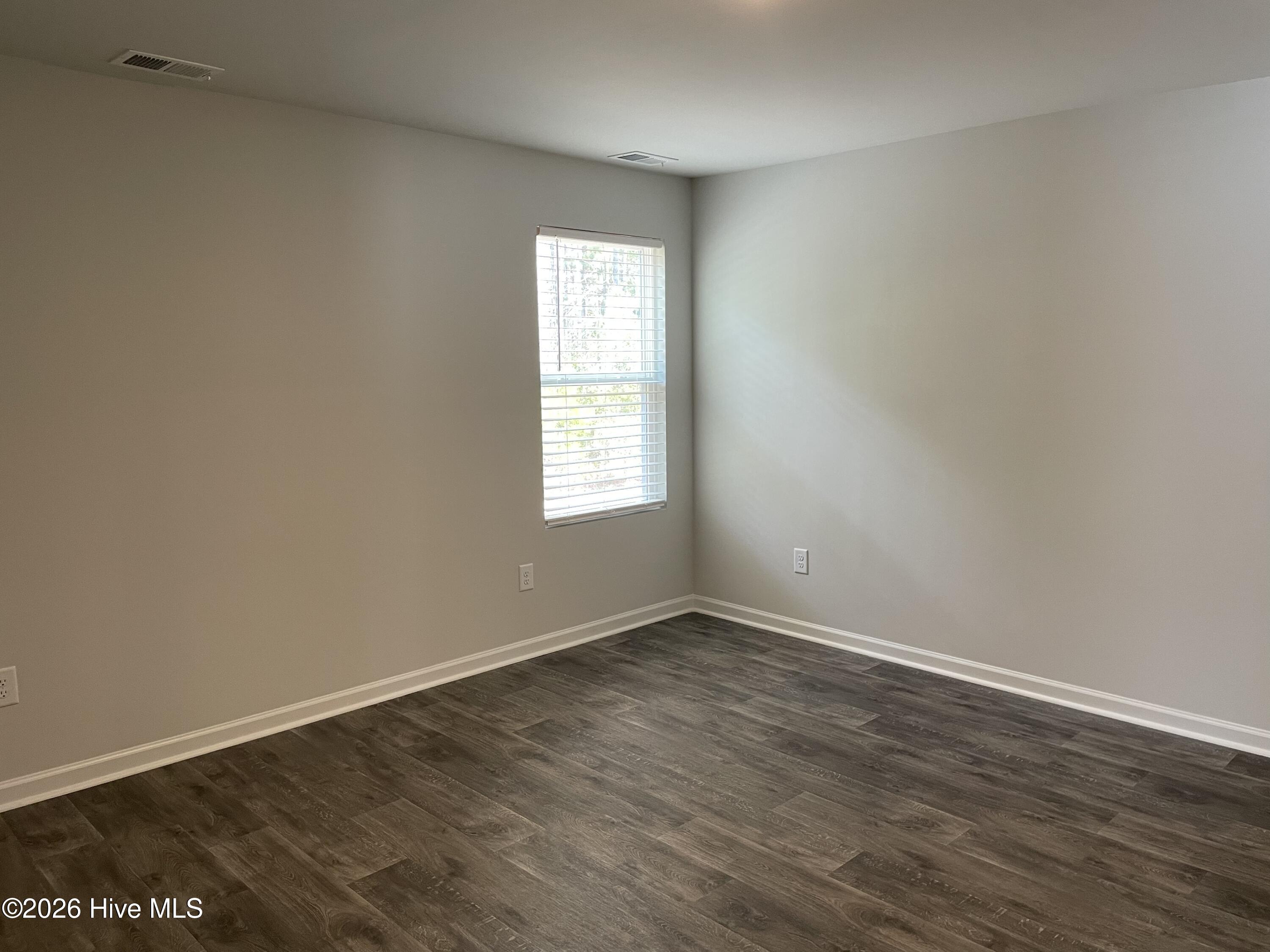 100560586 | Photo 24