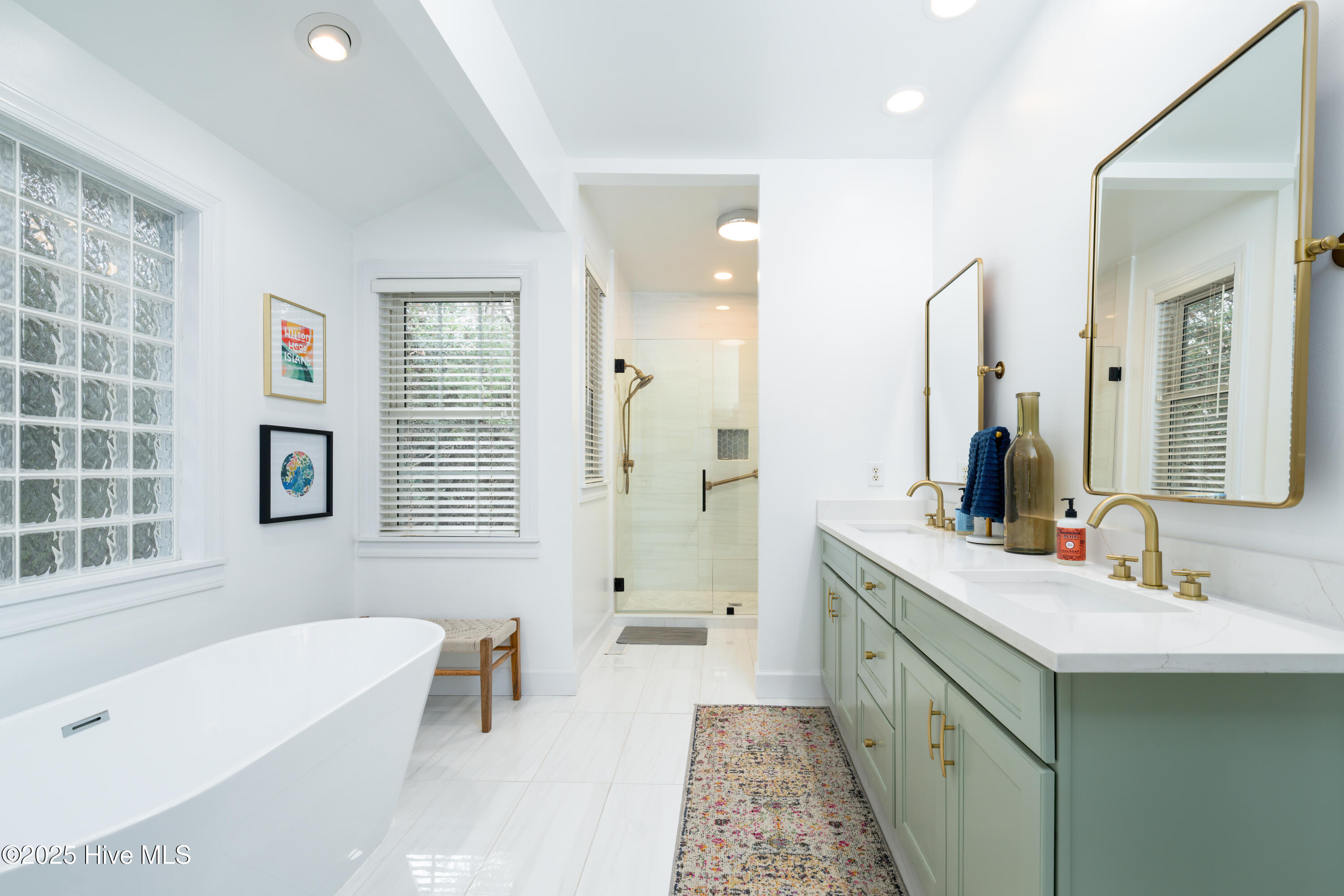 100544767 | Photo 27