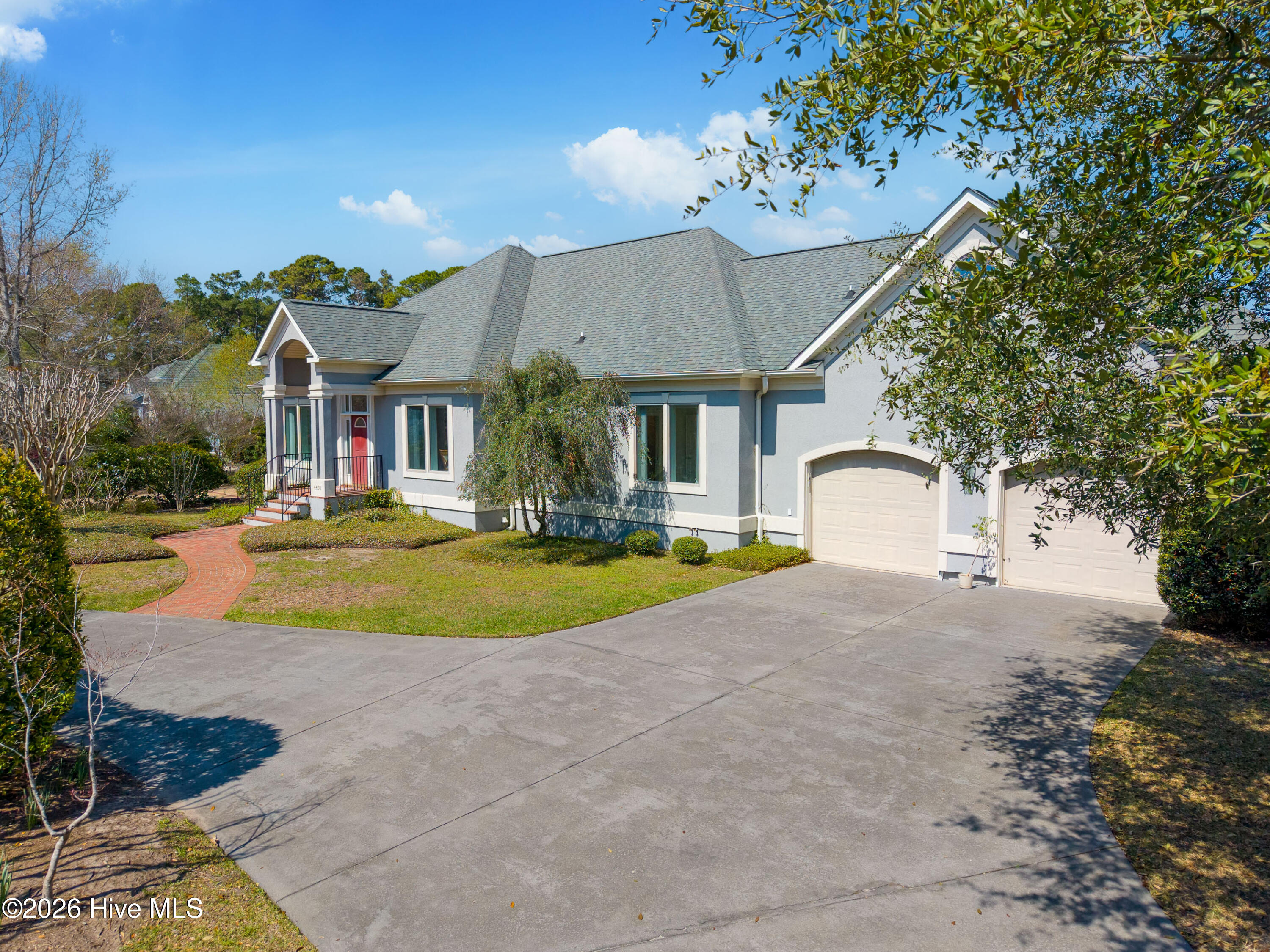 100564038 | Photo 63