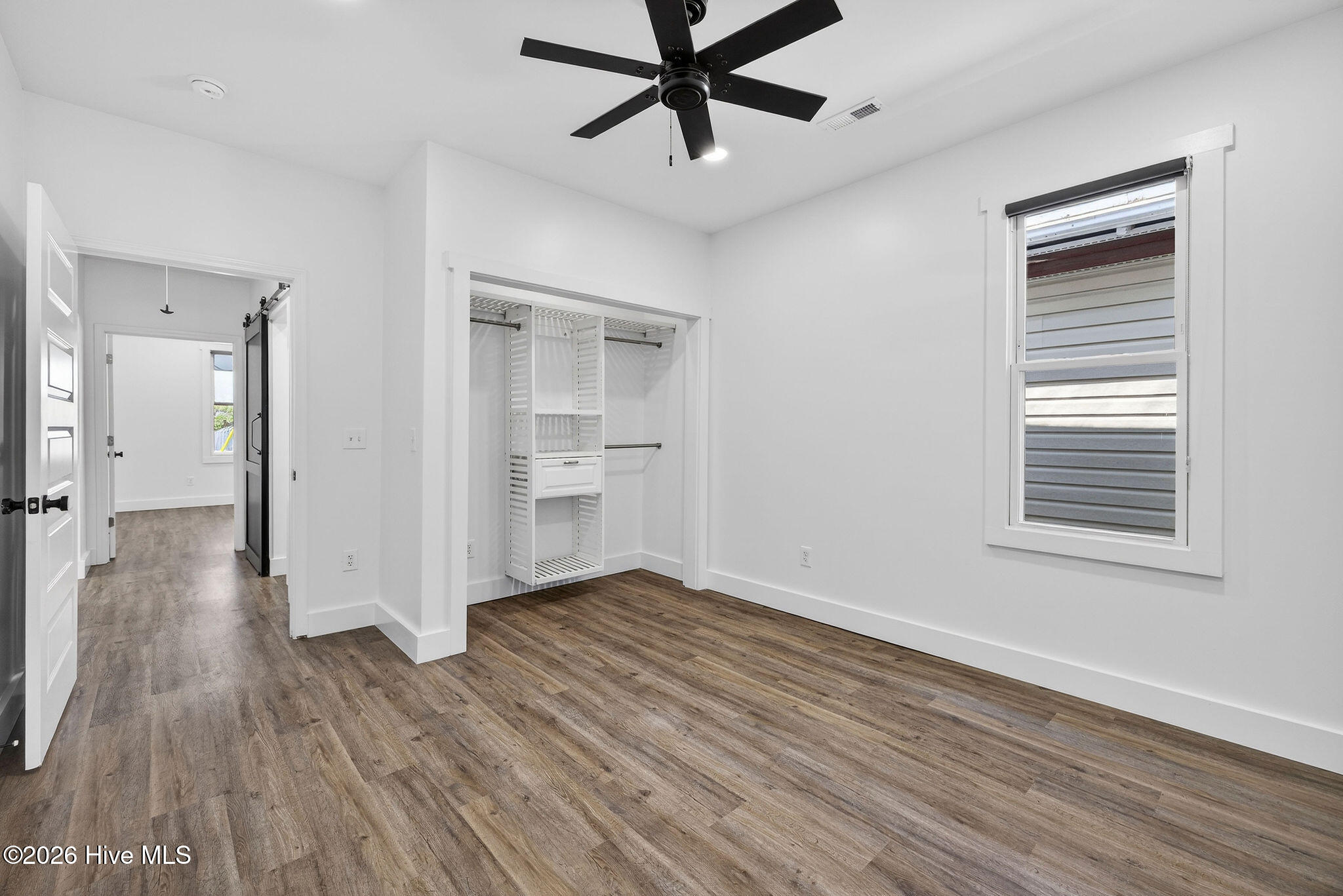 100563624 | Photo 26