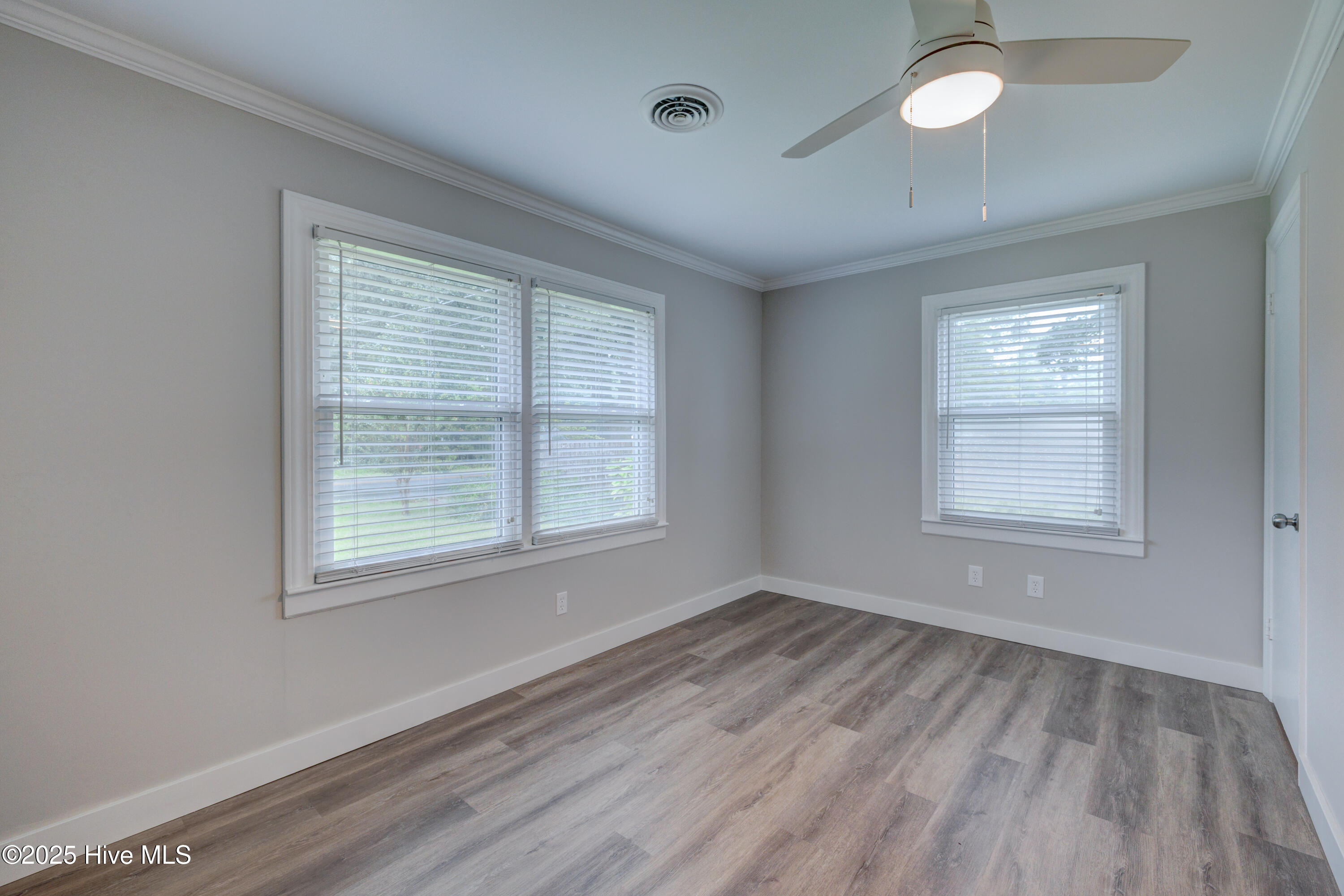 100547568 | Photo 14