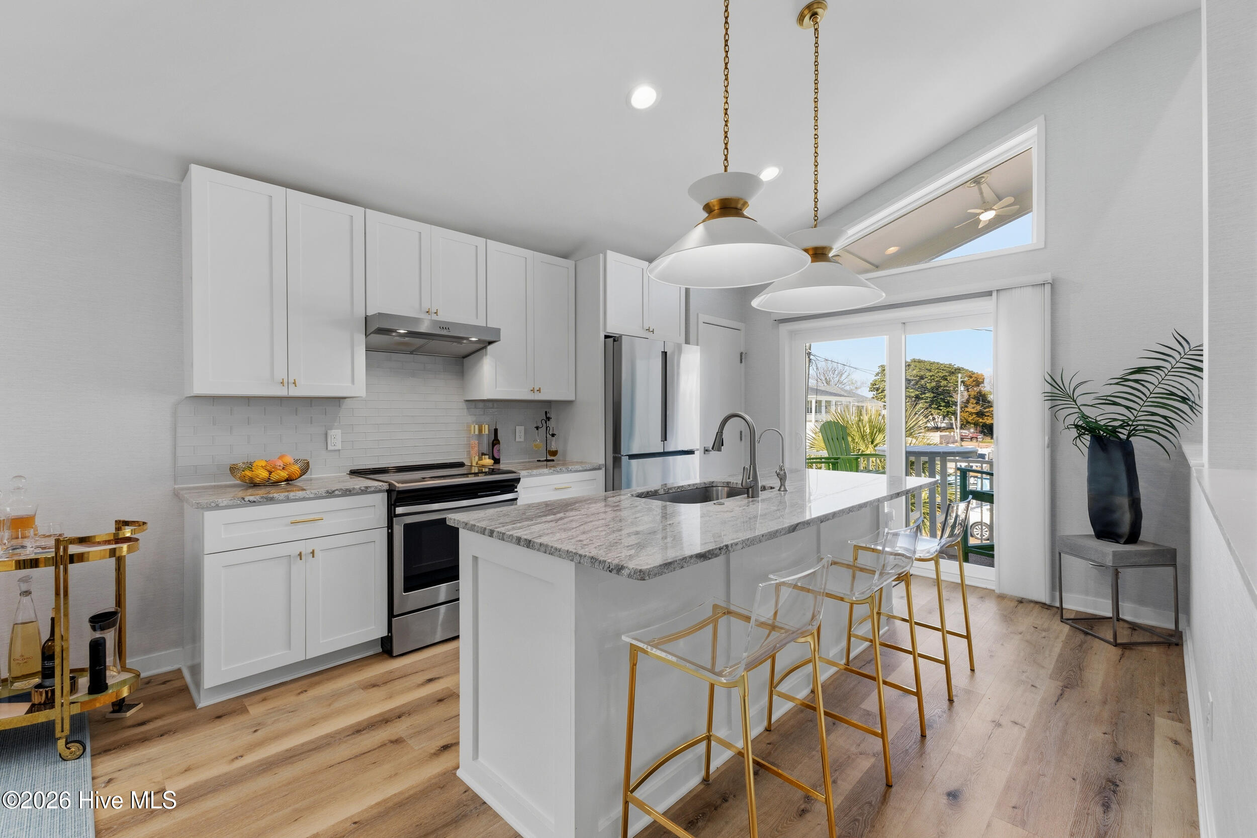 100558032 | Photo 17