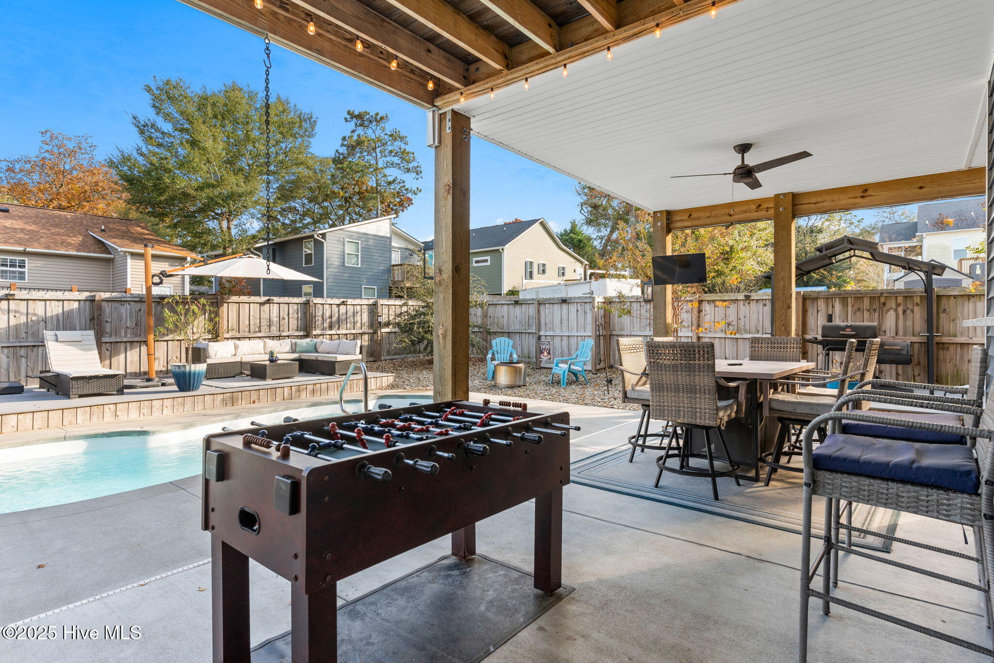 100542676 | Photo 51