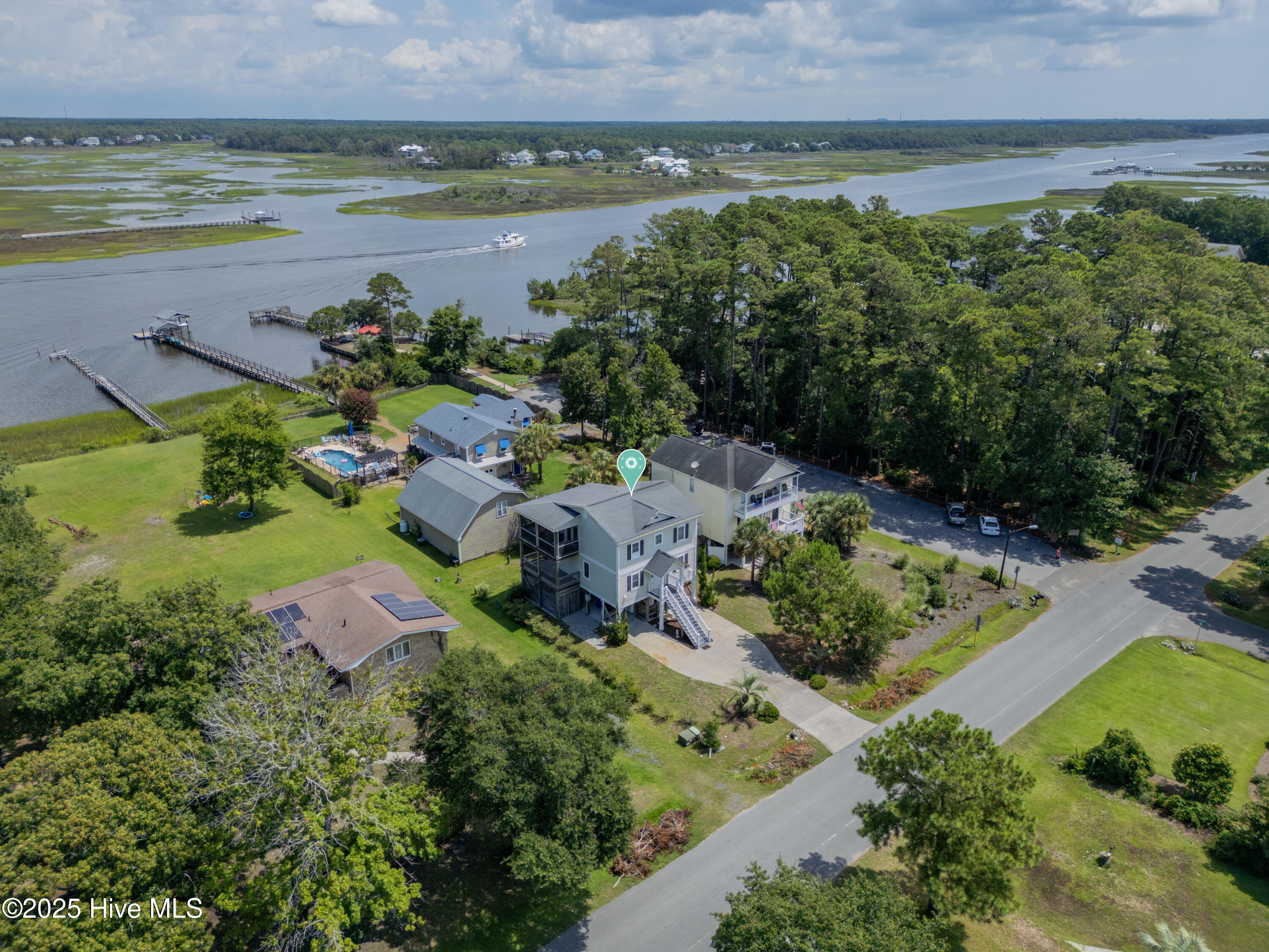 100522318 | Photo 32