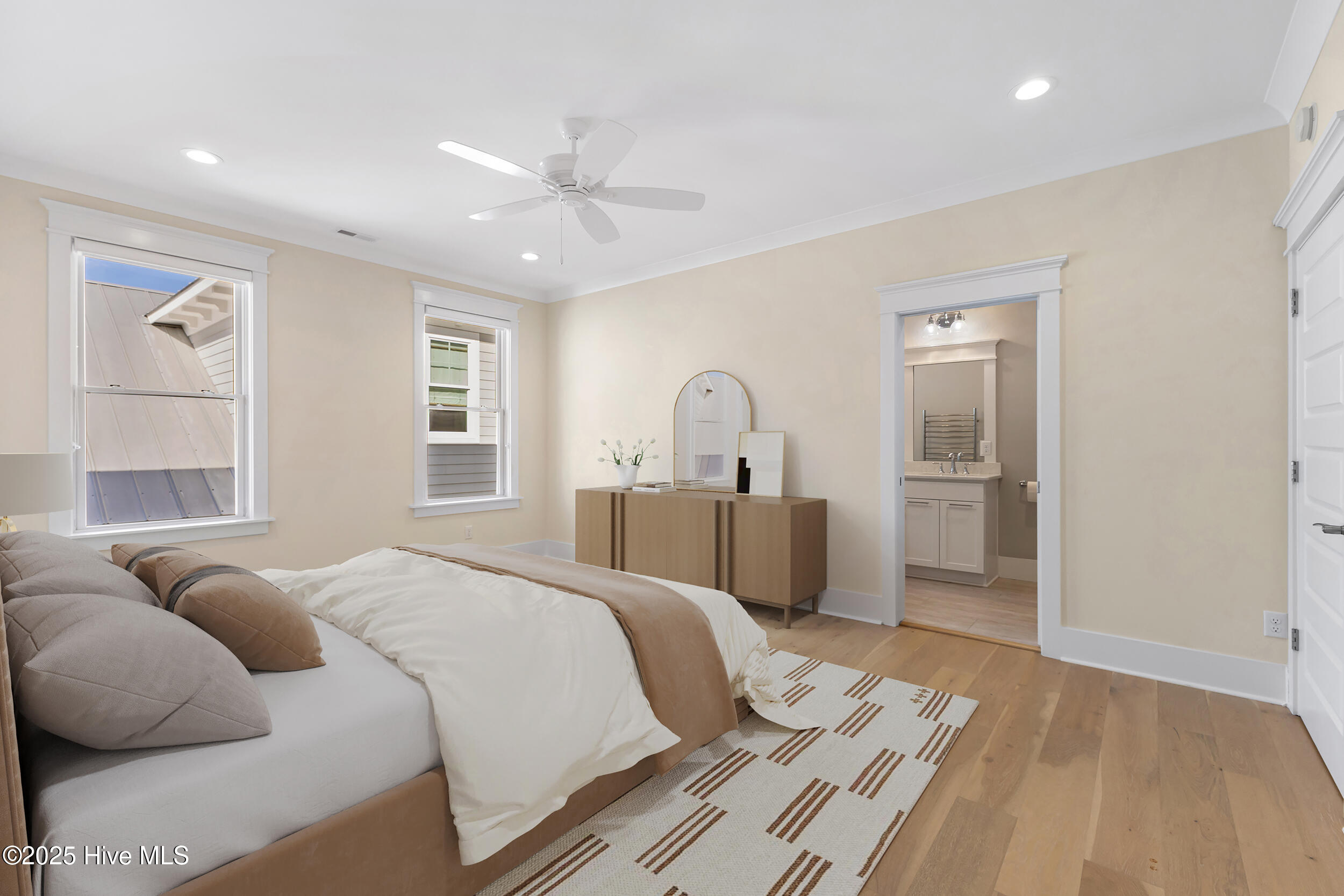 100535952 | Photo 65