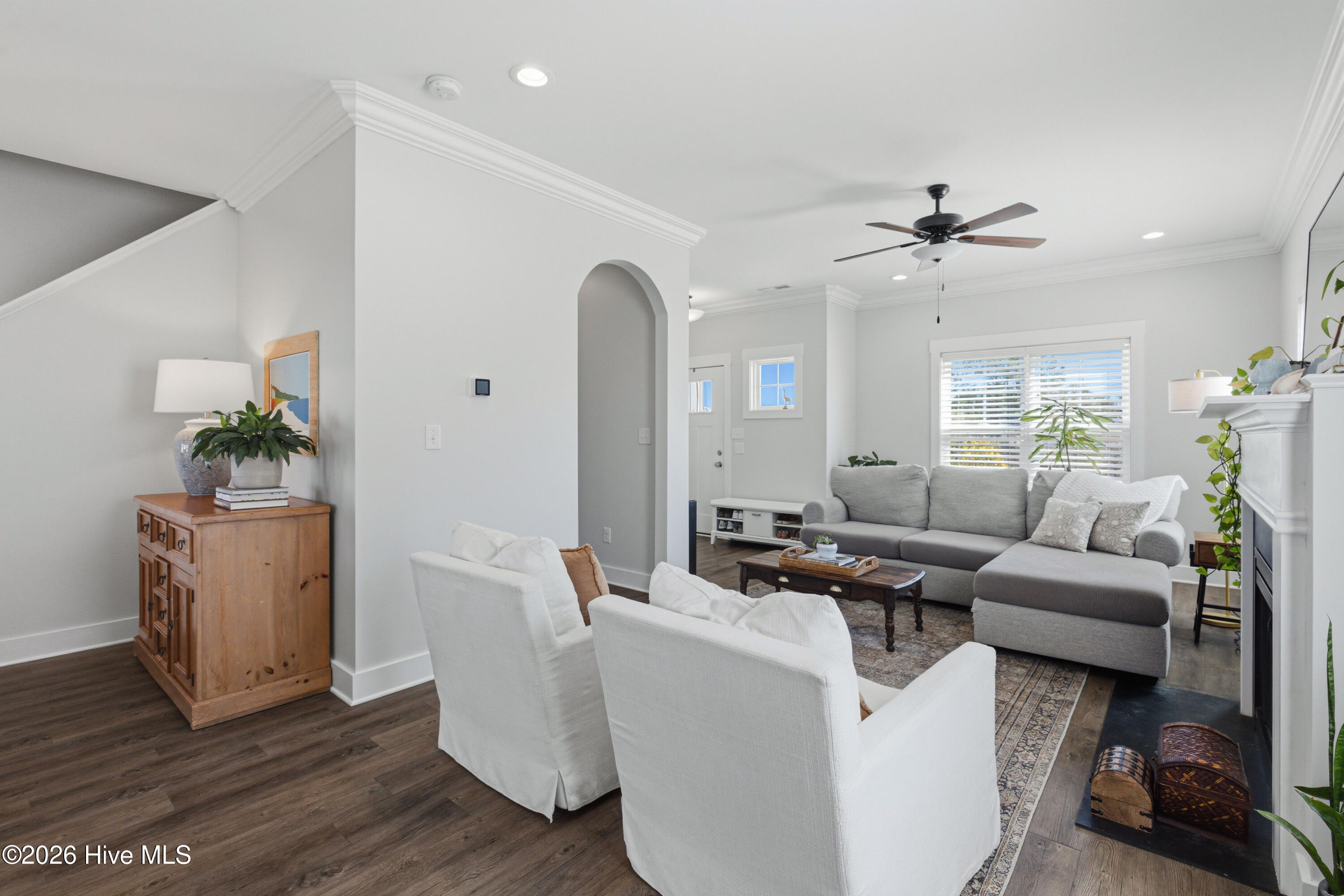 100562643 | Photo 14