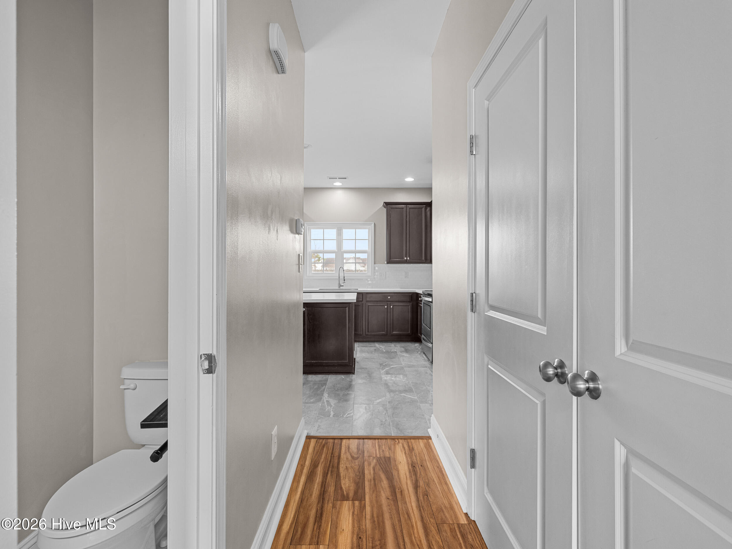 100547442 | Photo 25